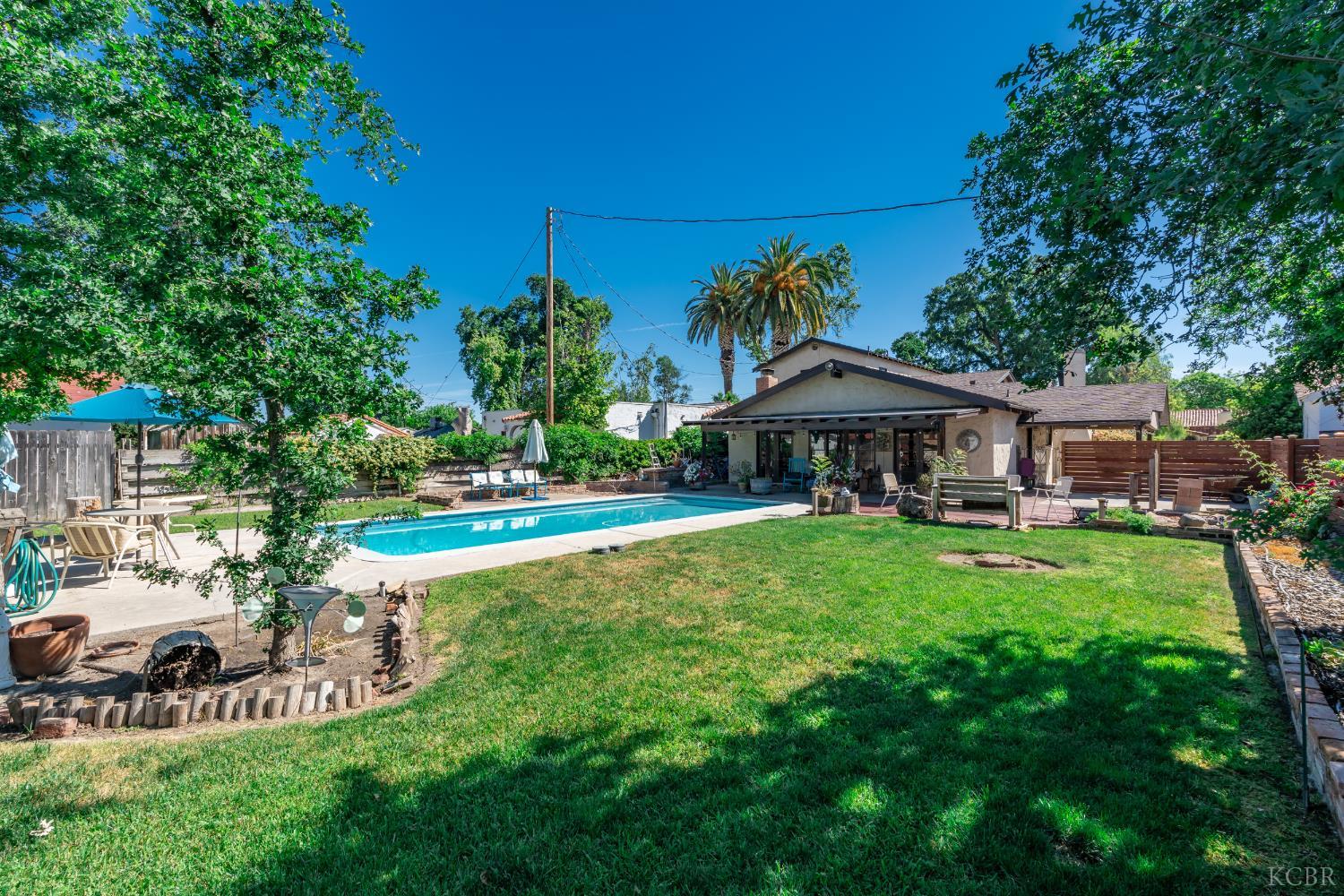 1512 Kaweah St, Hanford, CA 93230