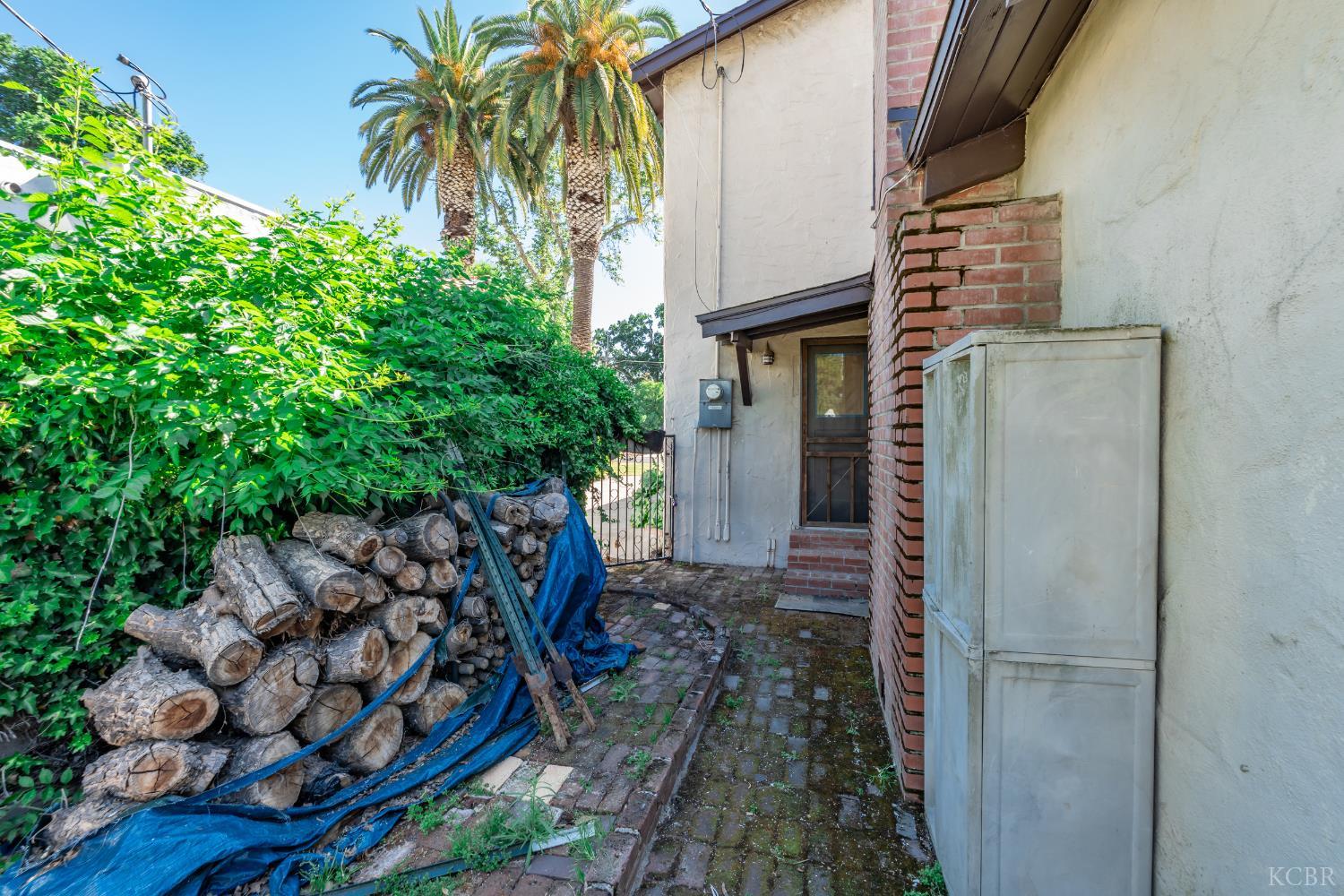 1512 Kaweah St, Hanford, CA 93230