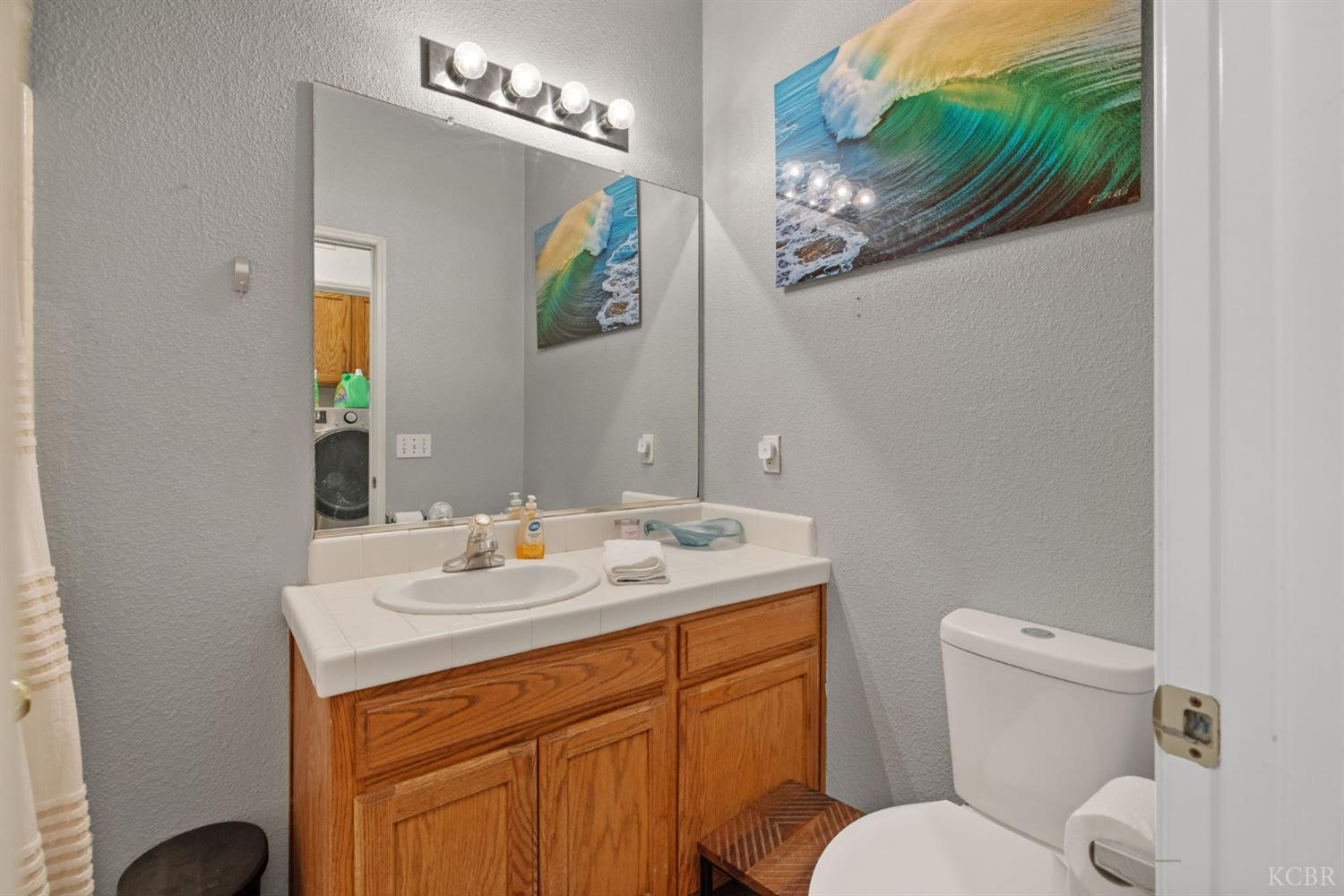 1963 W Merritt St W, Hanford, CA 93230