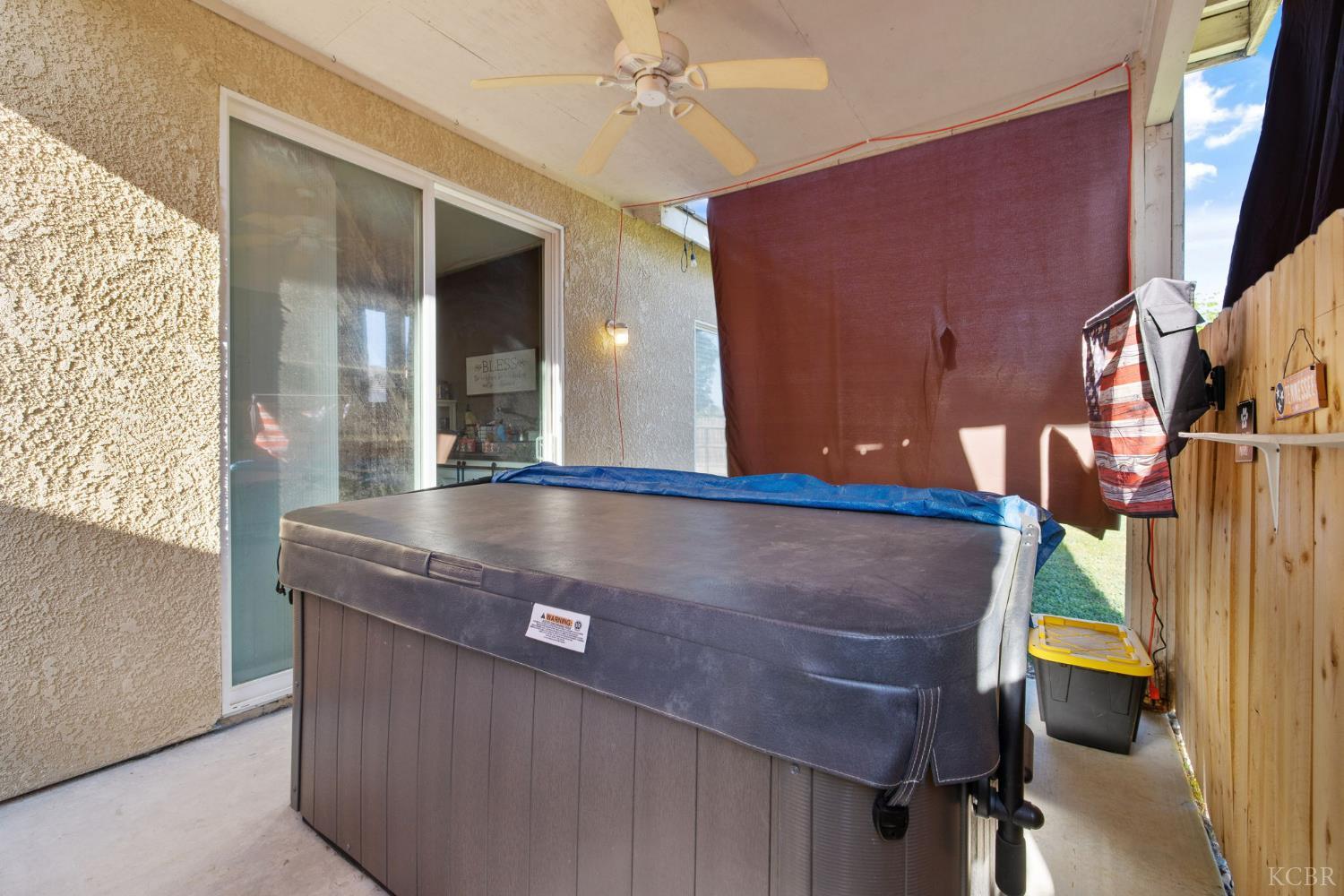 1963 W Merritt St W, Hanford, CA 93230