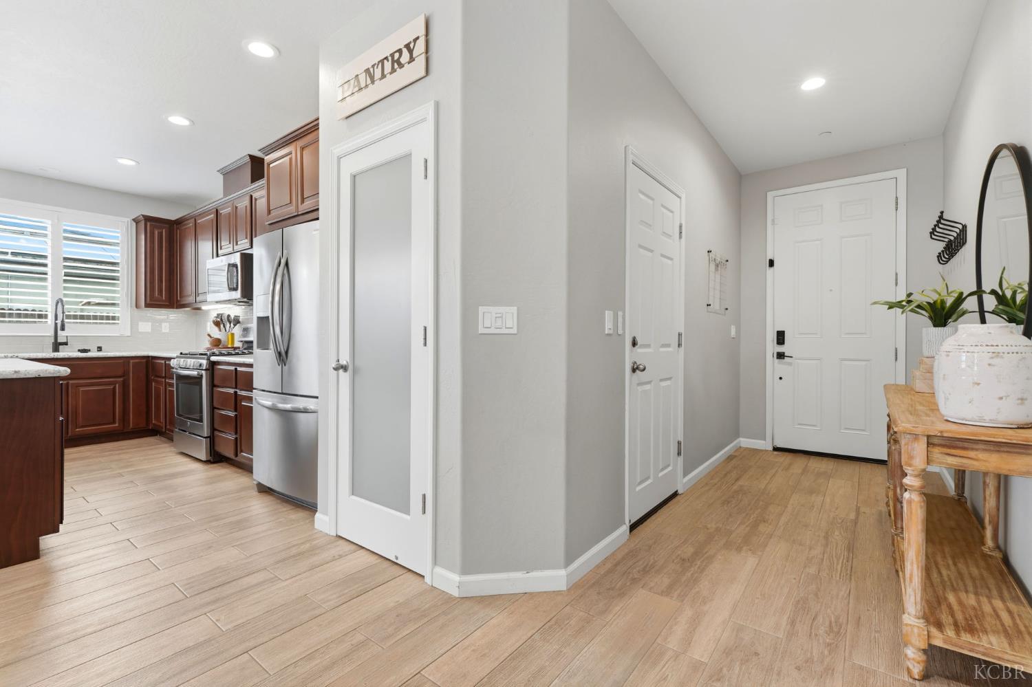 637 Melbourne Way, Lemoore, CA 93245