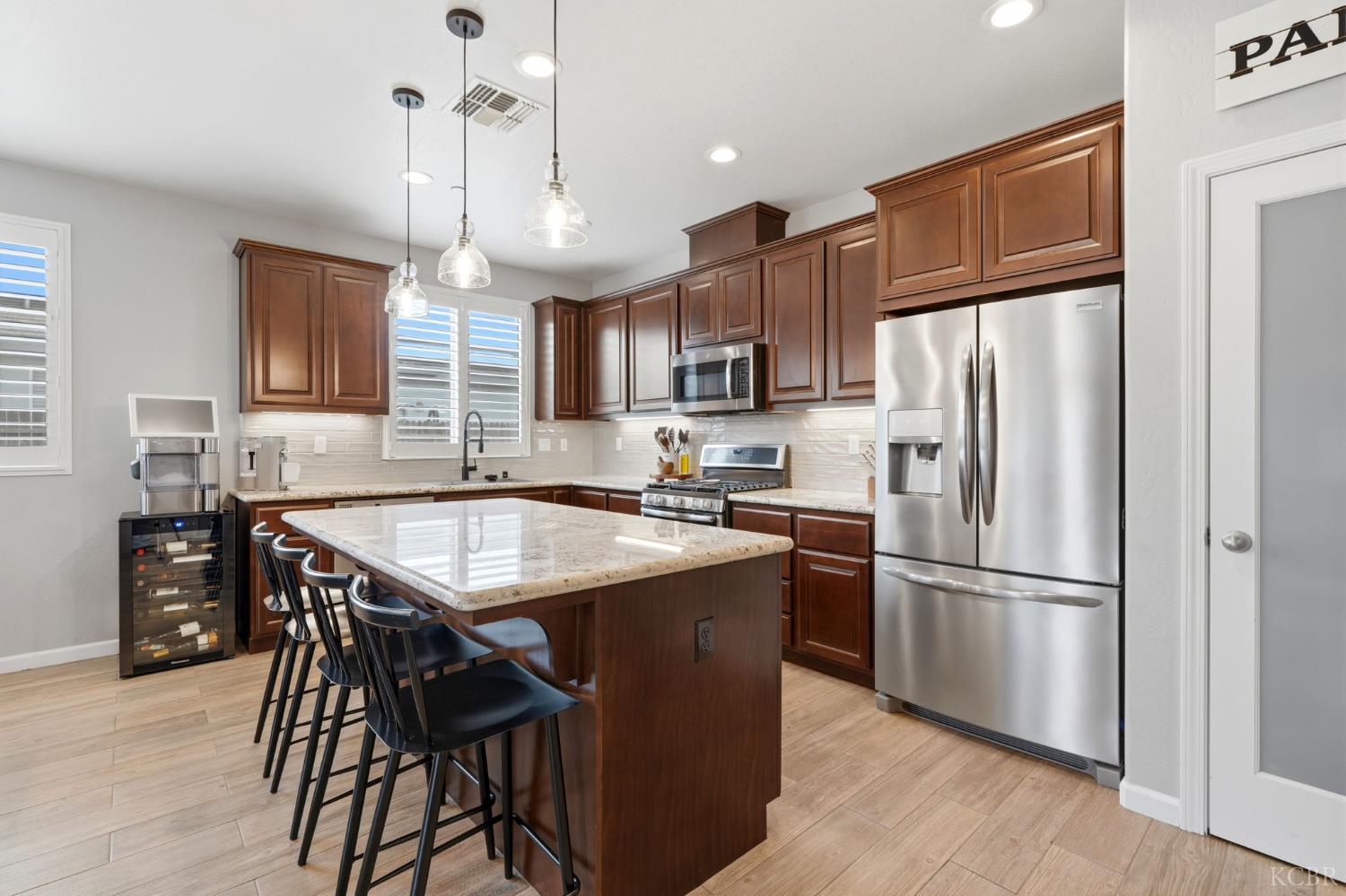 637 Melbourne Way, Lemoore, CA 93245