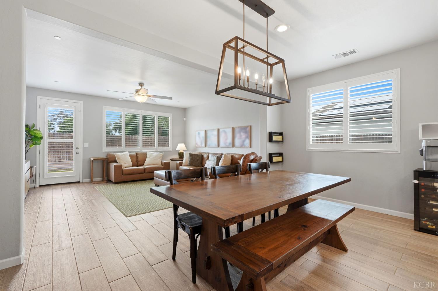 637 Melbourne Way, Lemoore, CA 93245