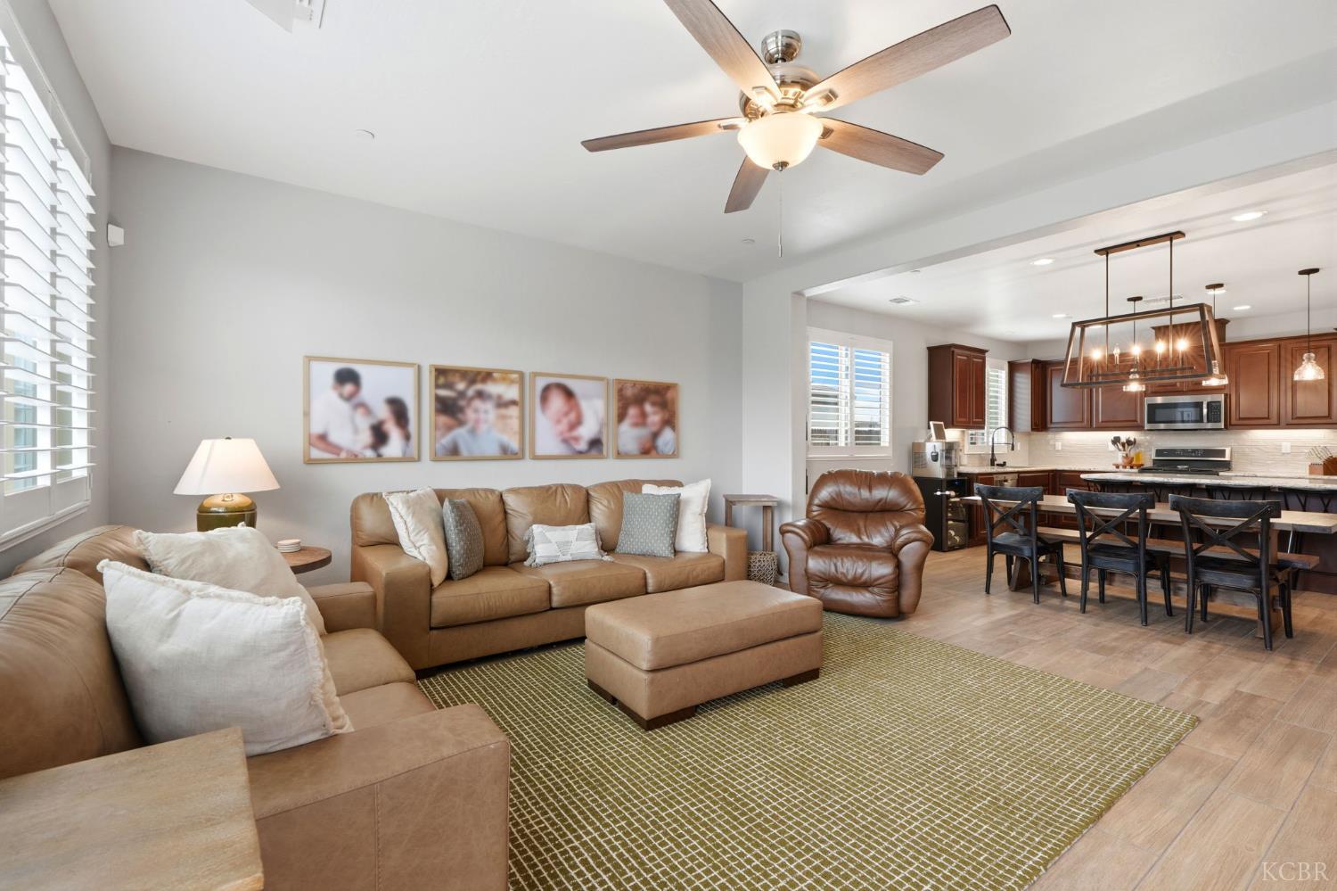 637 Melbourne Way, Lemoore, CA 93245