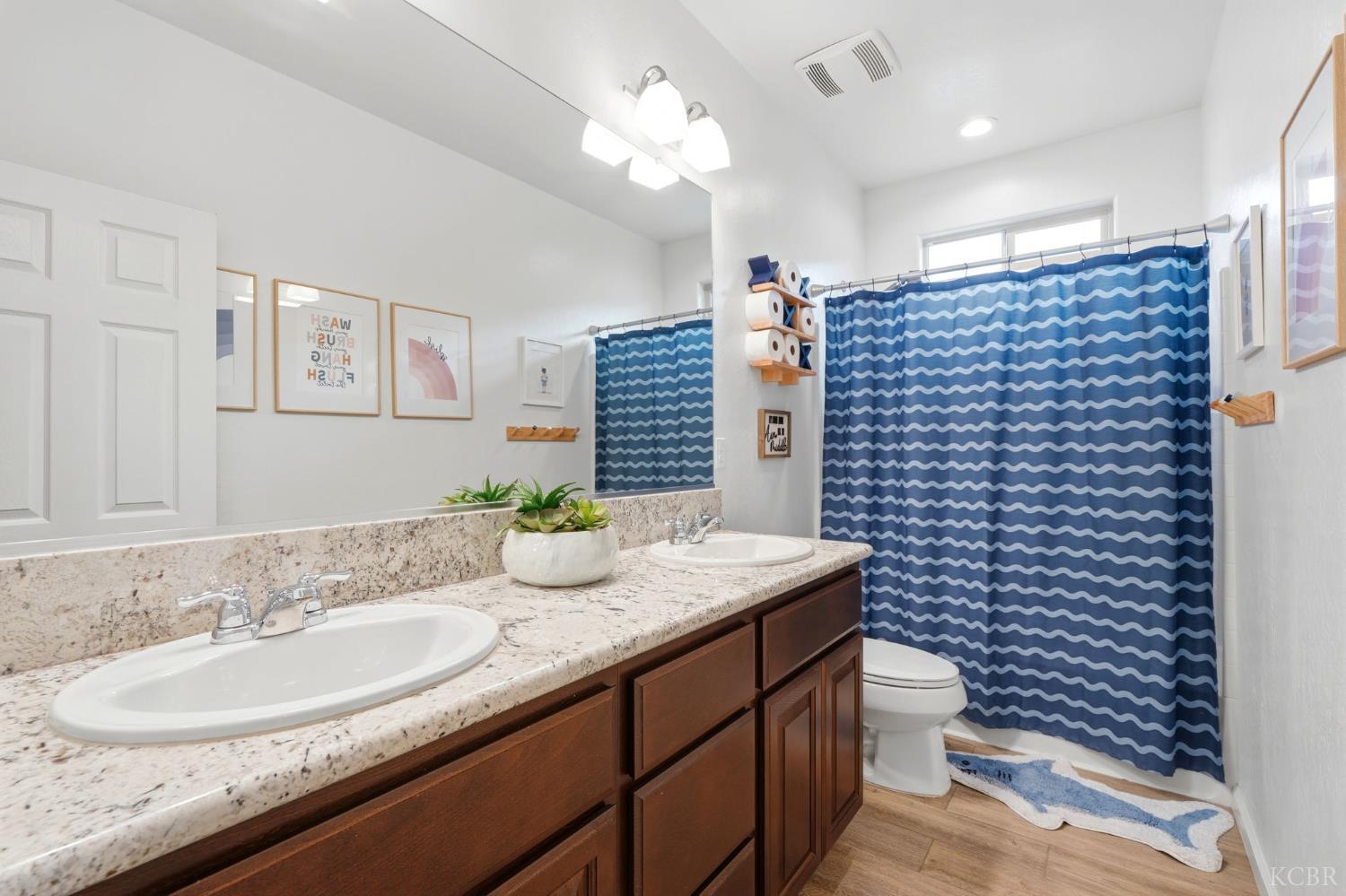 637 Melbourne Way, Lemoore, CA 93245