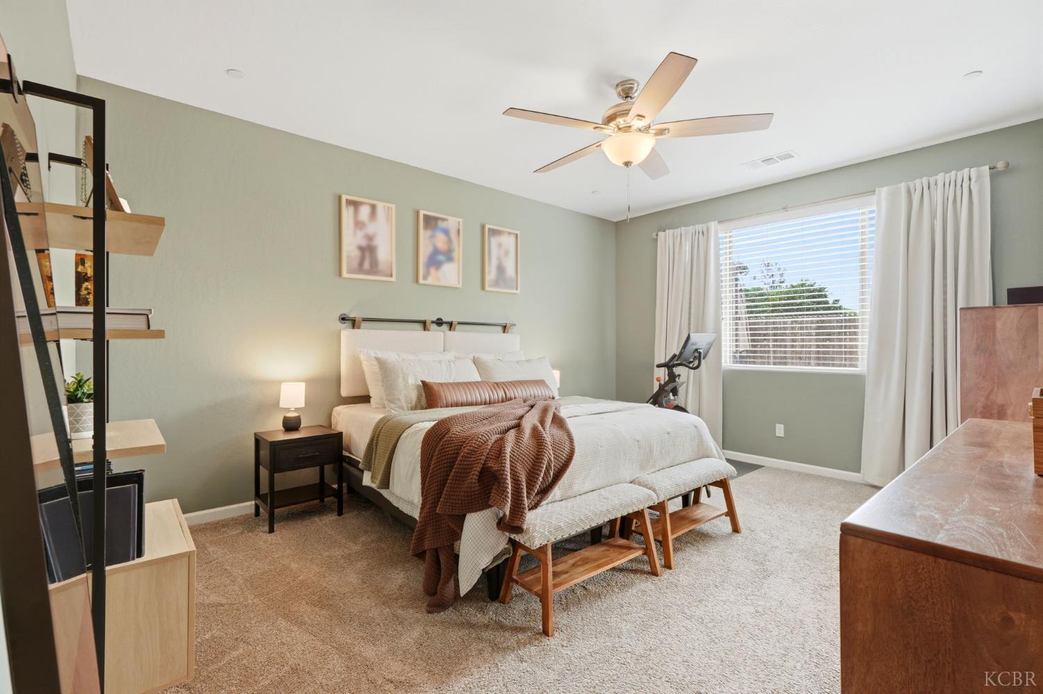 637 Melbourne Way, Lemoore, CA 93245