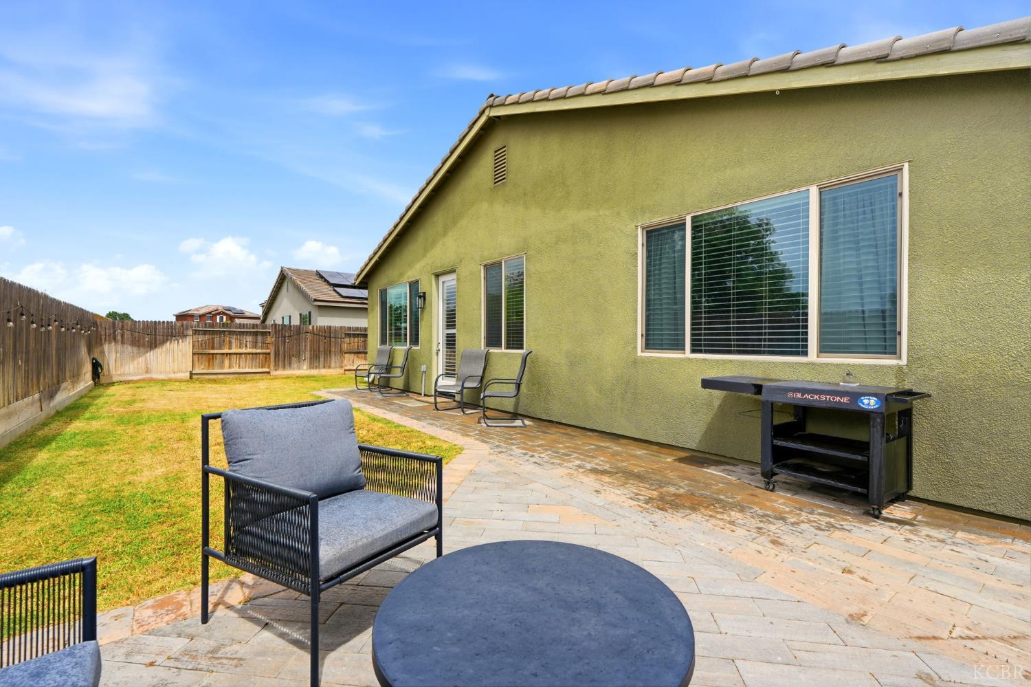 637 Melbourne Way, Lemoore, CA 93245