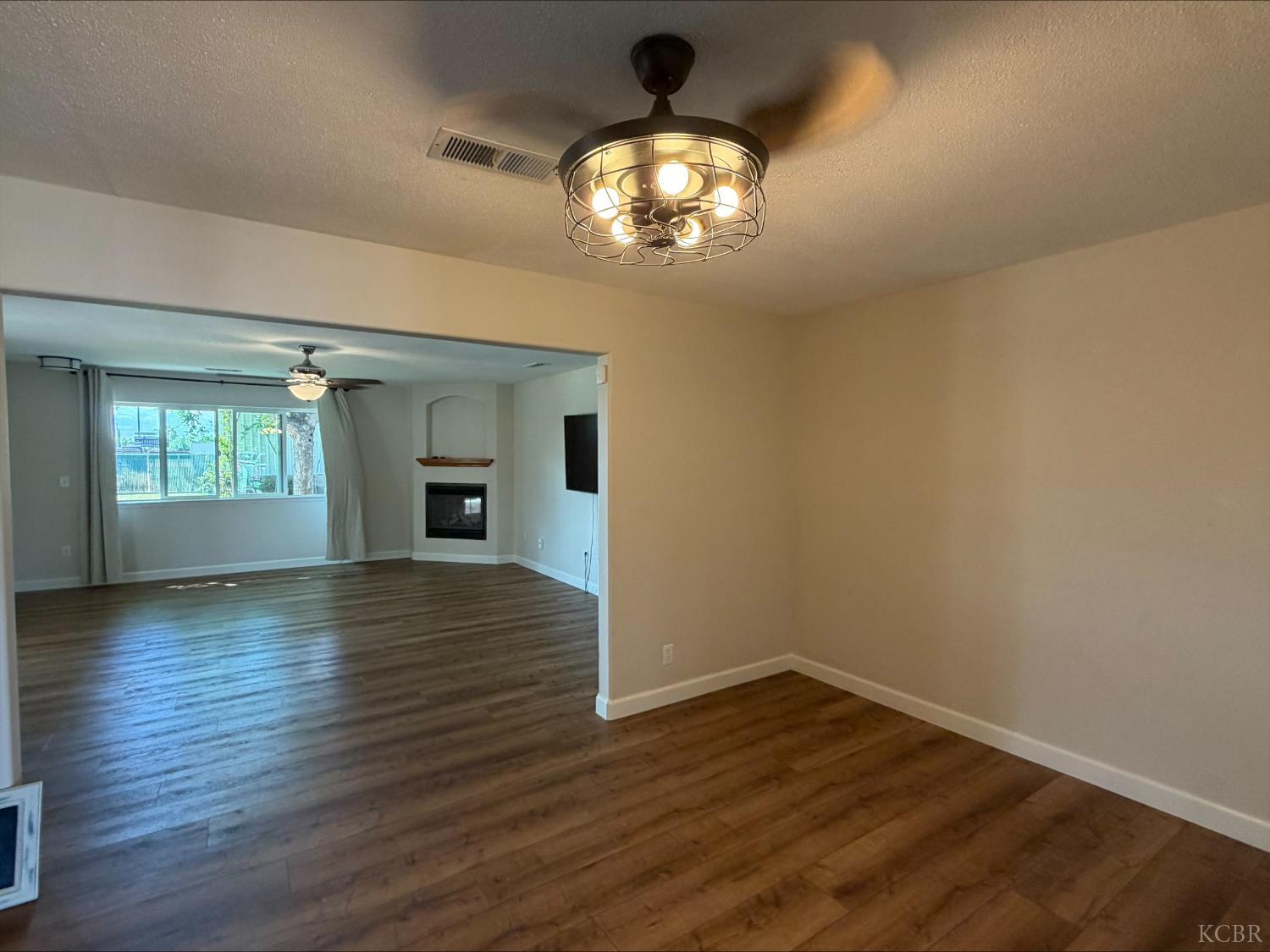 413 E Terrace Dr, Hanford, CA 93230