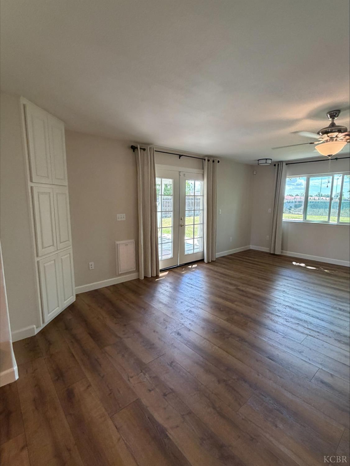 413 E Terrace Dr, Hanford, CA 93230