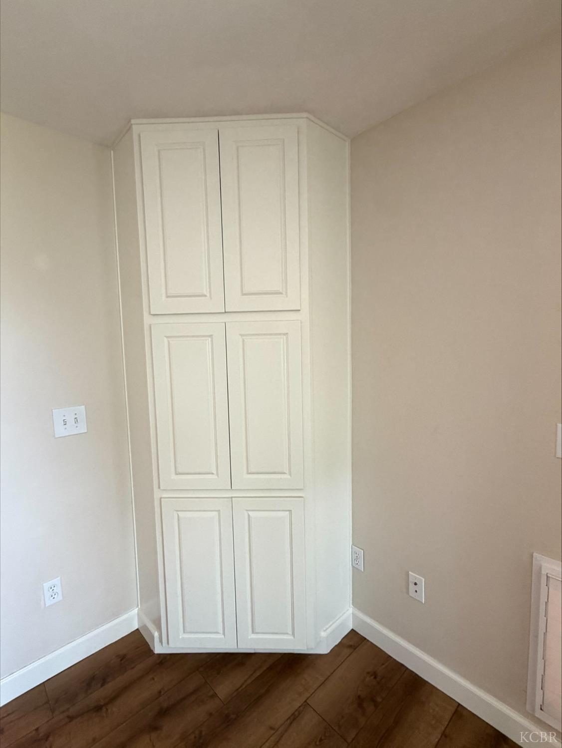 413 E Terrace Dr, Hanford, CA 93230