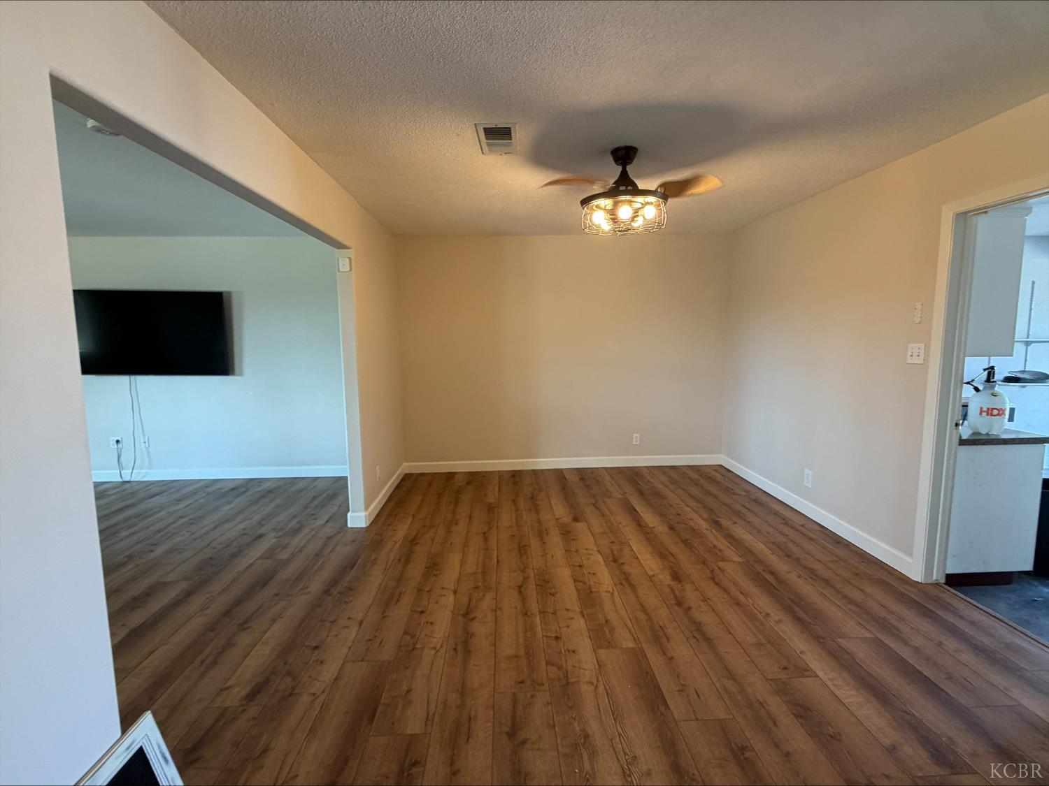 413 E Terrace Dr, Hanford, CA 93230