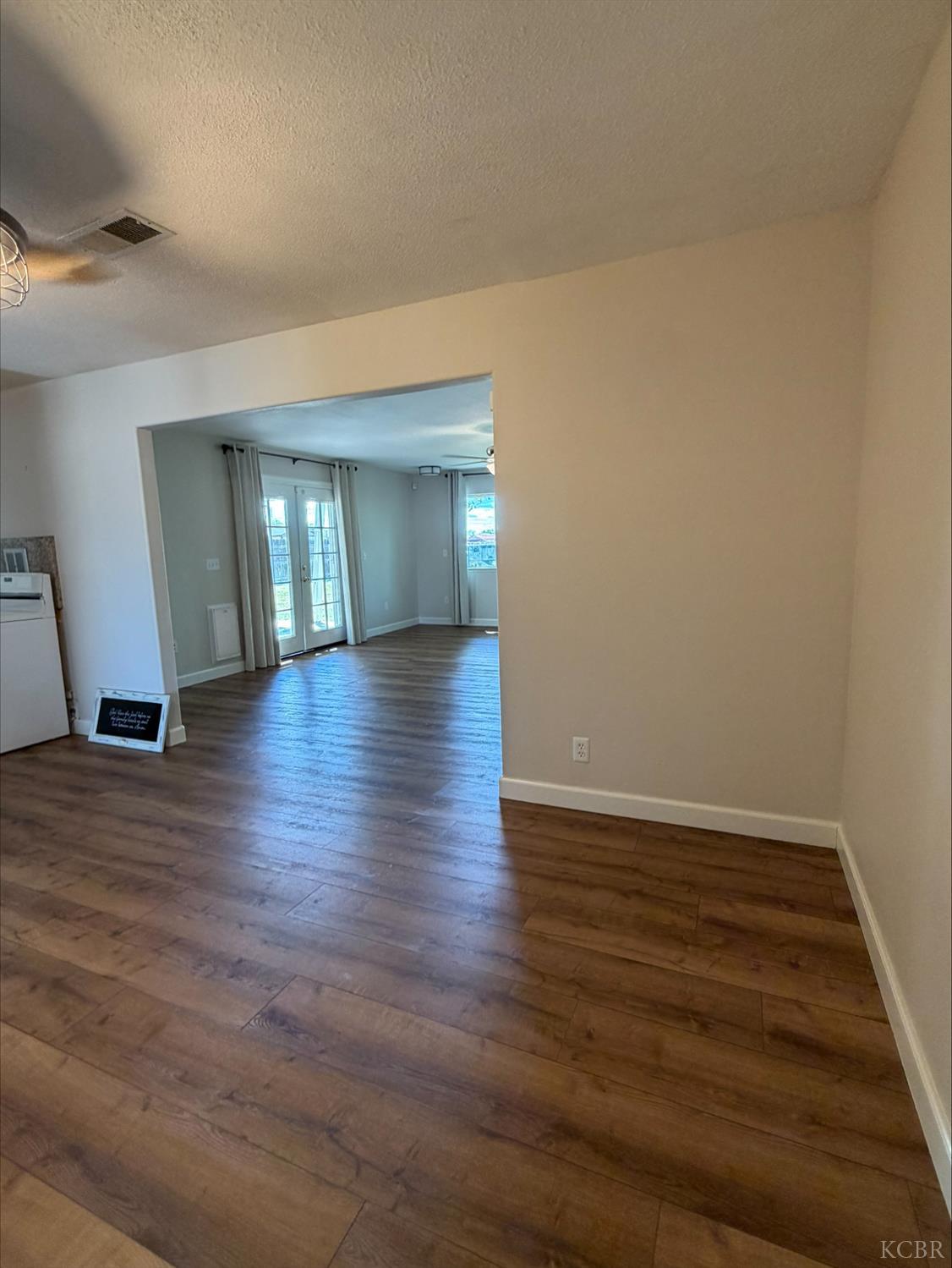 413 E Terrace Dr, Hanford, CA 93230