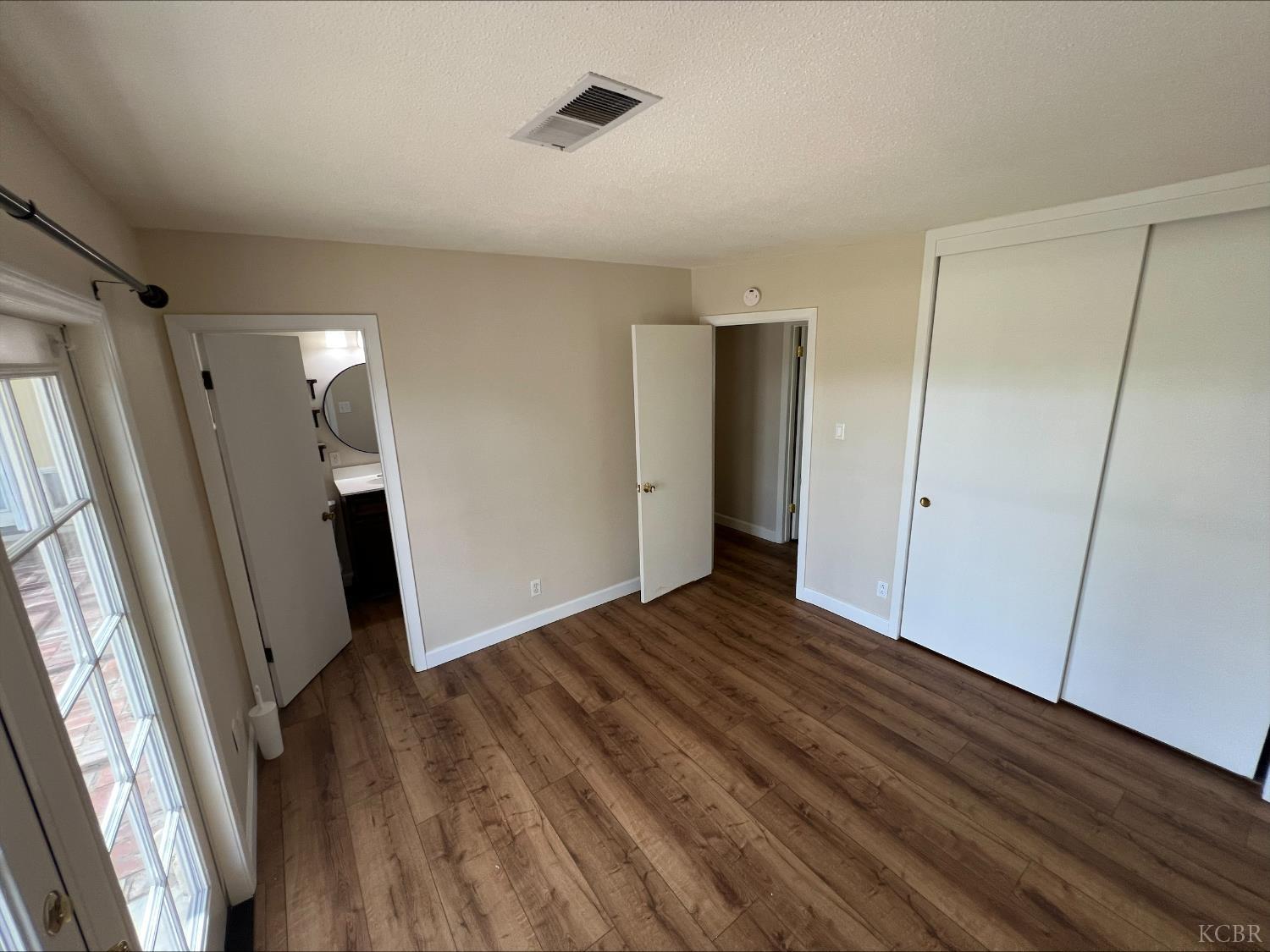 413 E Terrace Dr, Hanford, CA 93230