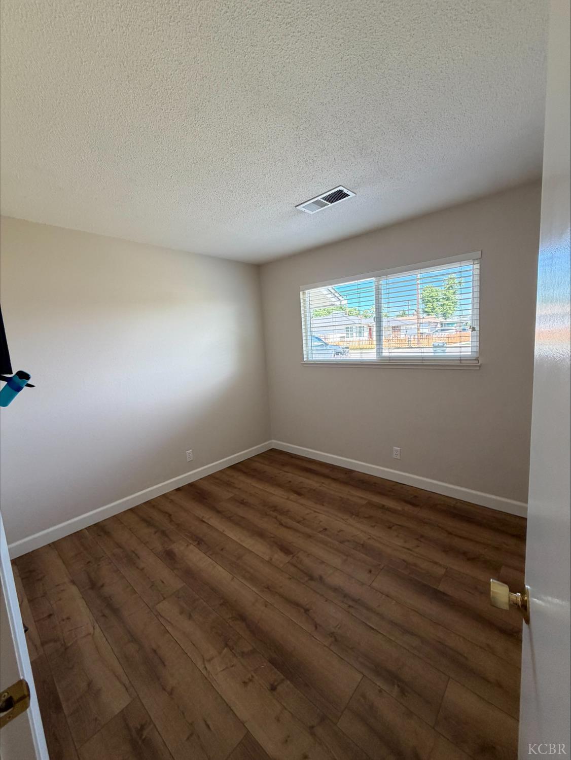 413 E Terrace Dr, Hanford, CA 93230