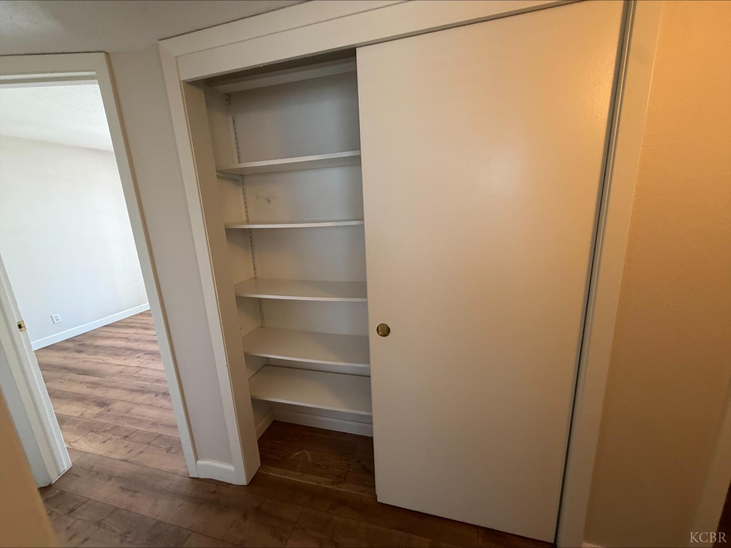 413 E Terrace Dr, Hanford, CA 93230