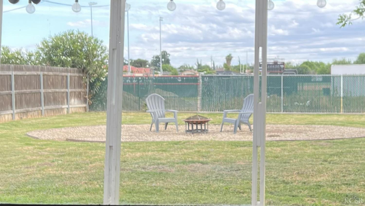 413 E Terrace Dr, Hanford, CA 93230