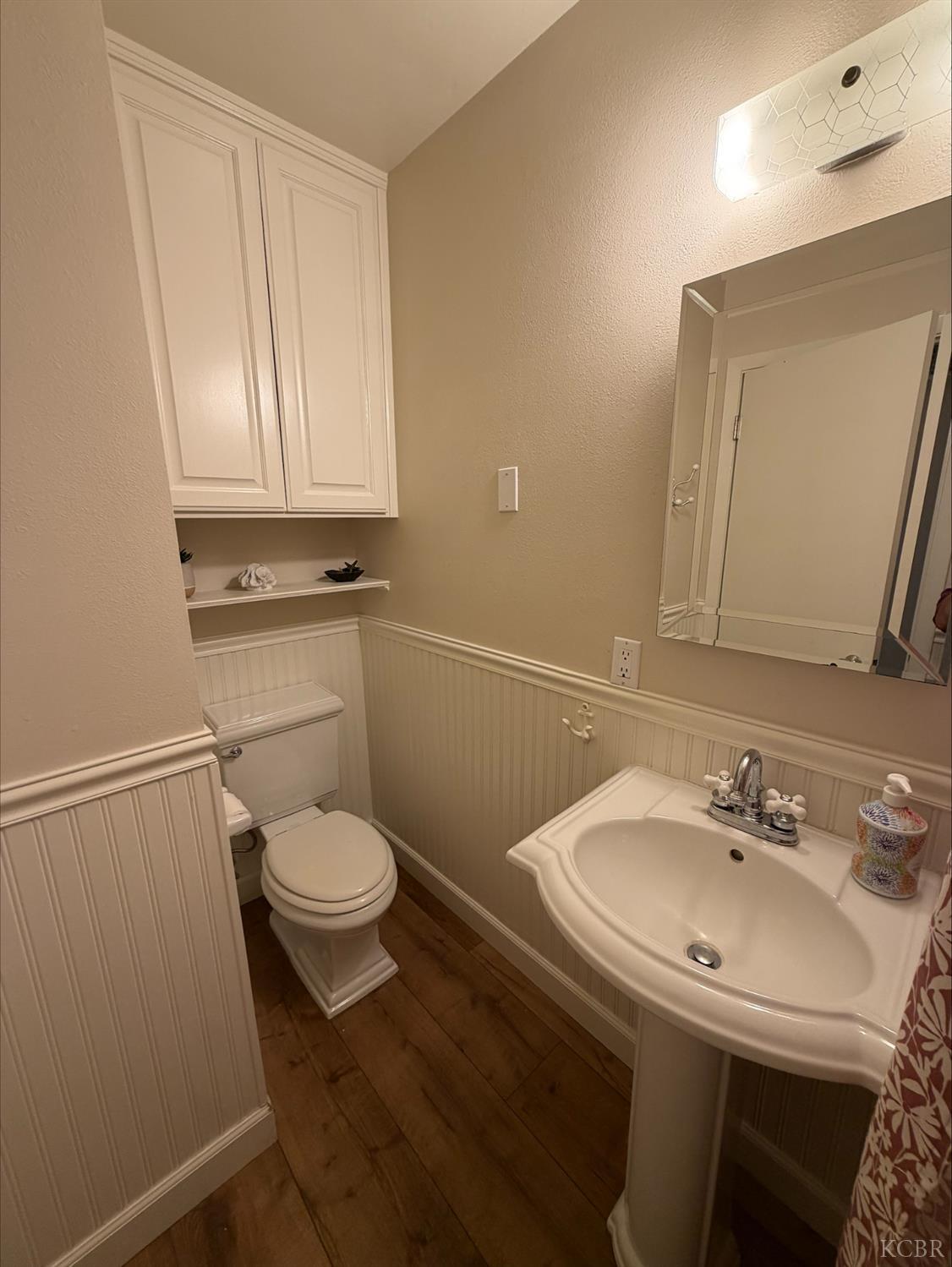 413 E Terrace Dr, Hanford, CA 93230