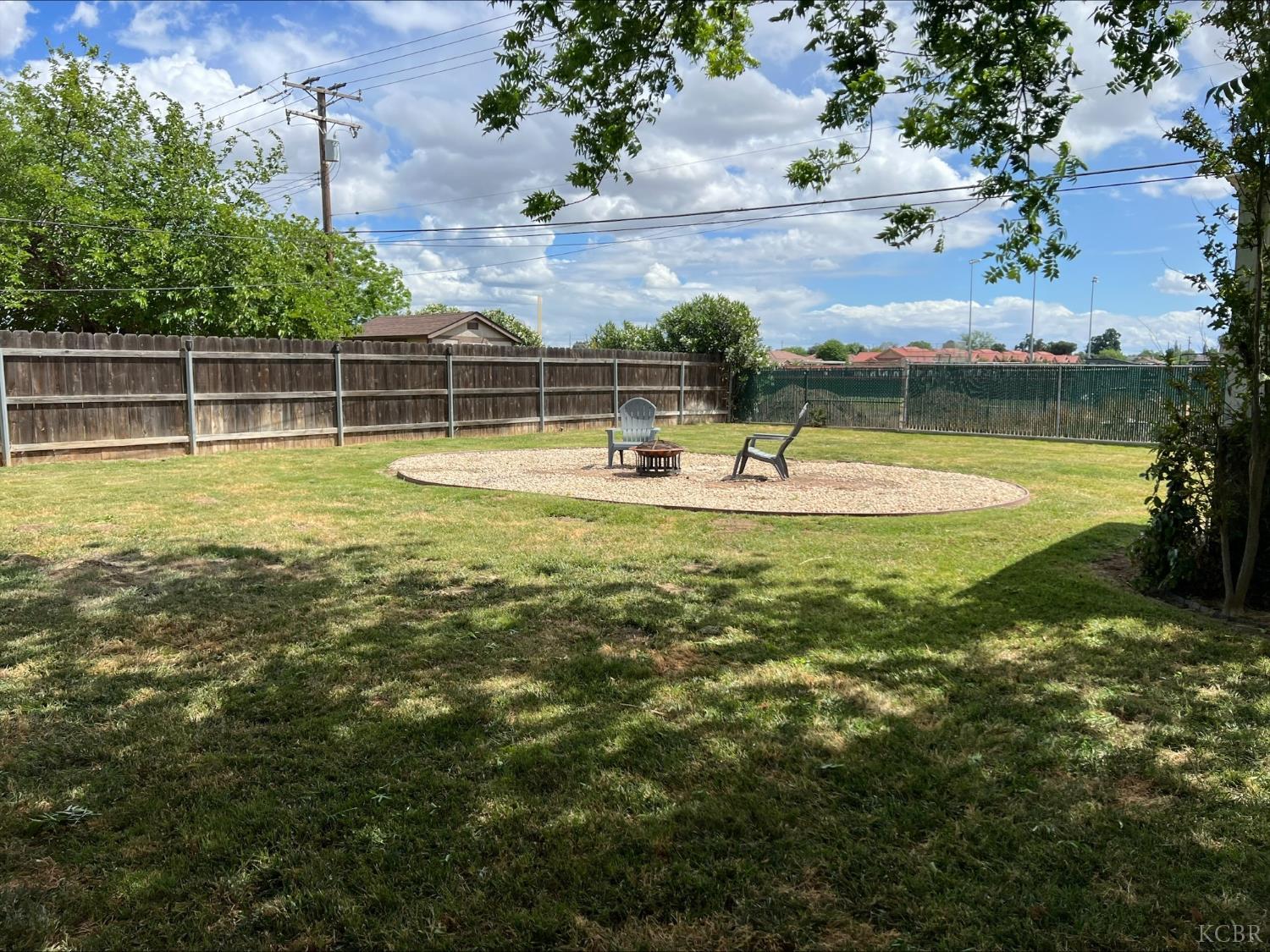 413 E Terrace Dr, Hanford, CA 93230