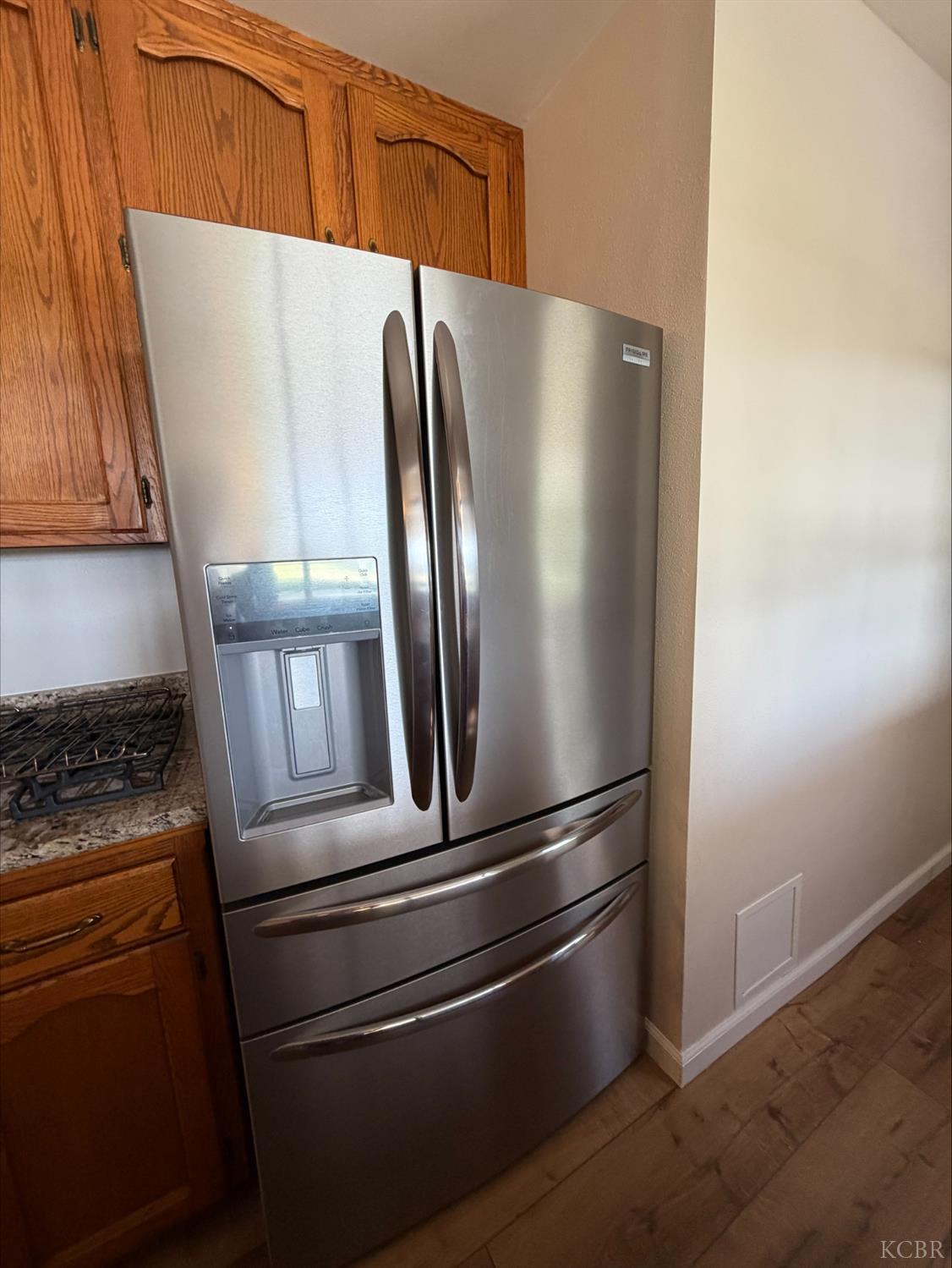 413 E Terrace Dr, Hanford, CA 93230