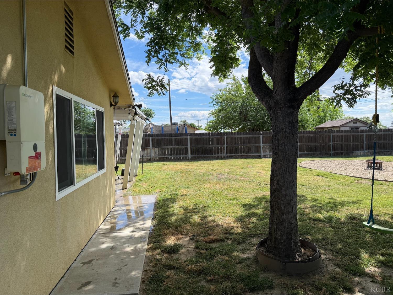 413 E Terrace Dr, Hanford, CA 93230