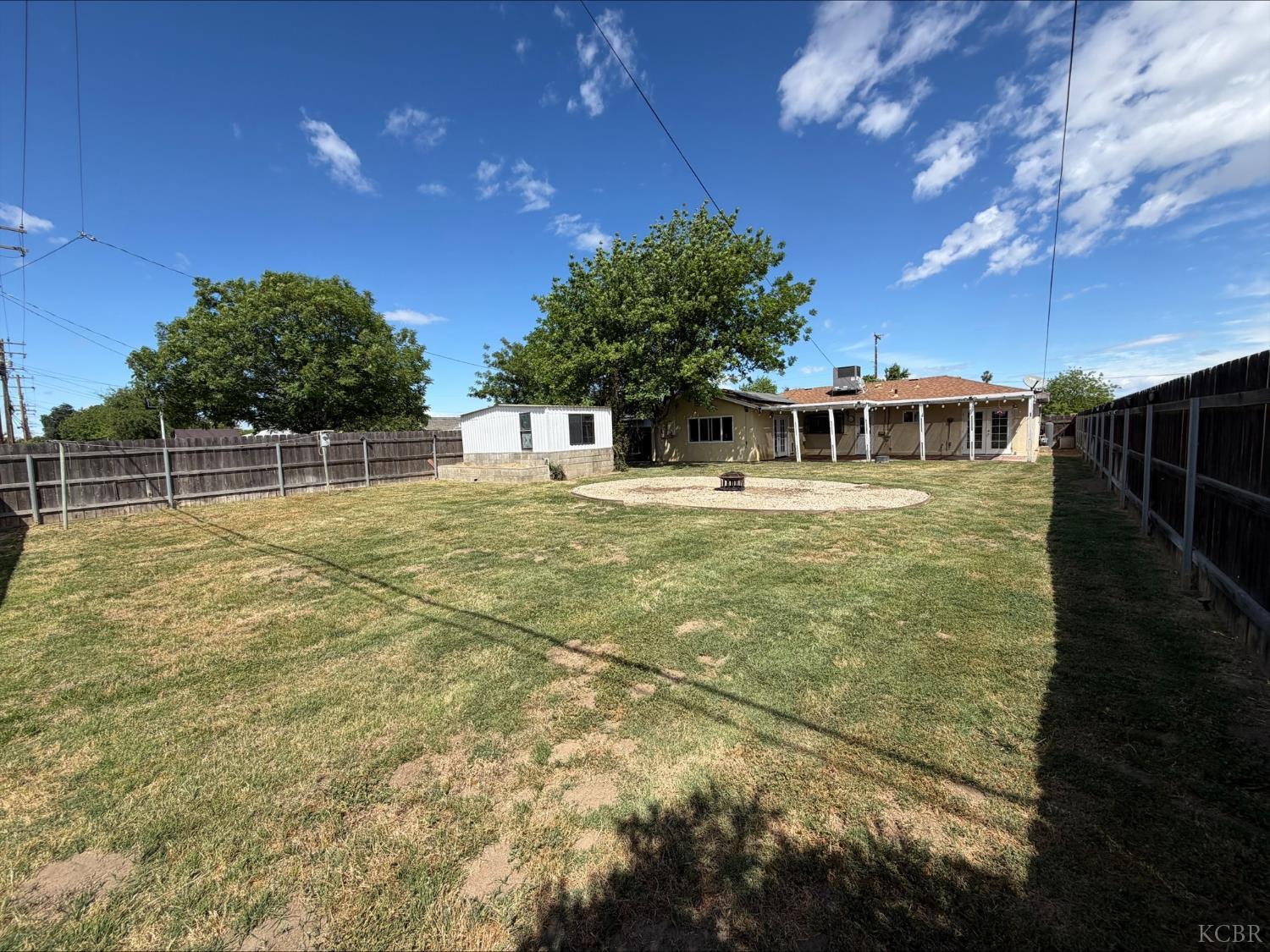 413 E Terrace Dr, Hanford, CA 93230