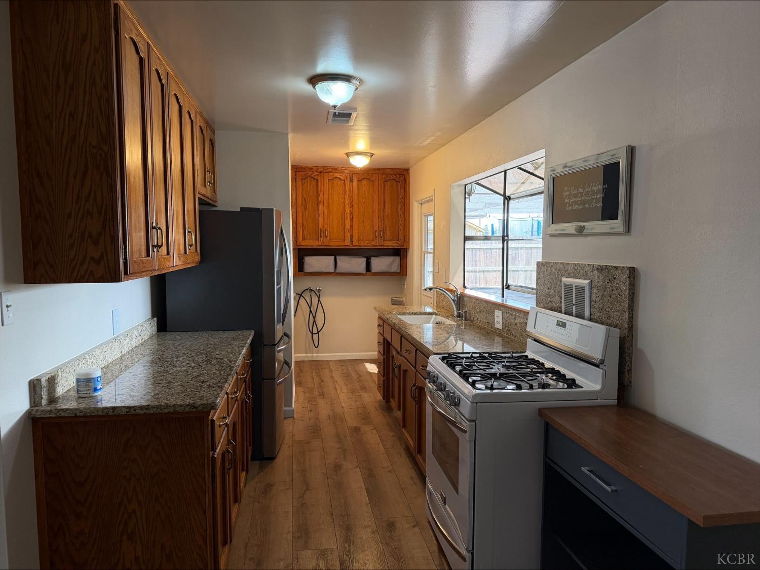 413 E Terrace Dr, Hanford, CA 93230