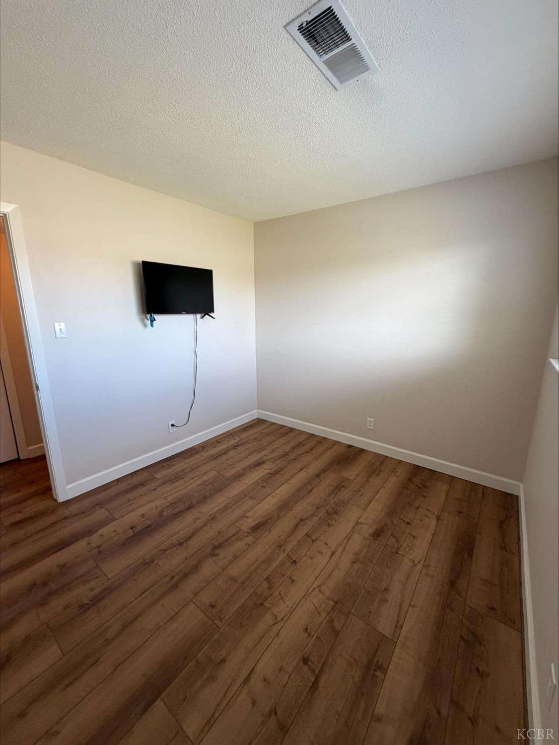 413 E Terrace Dr, Hanford, CA 93230