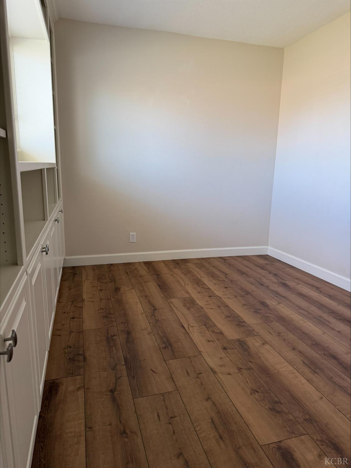 413 E Terrace Dr, Hanford, CA 93230