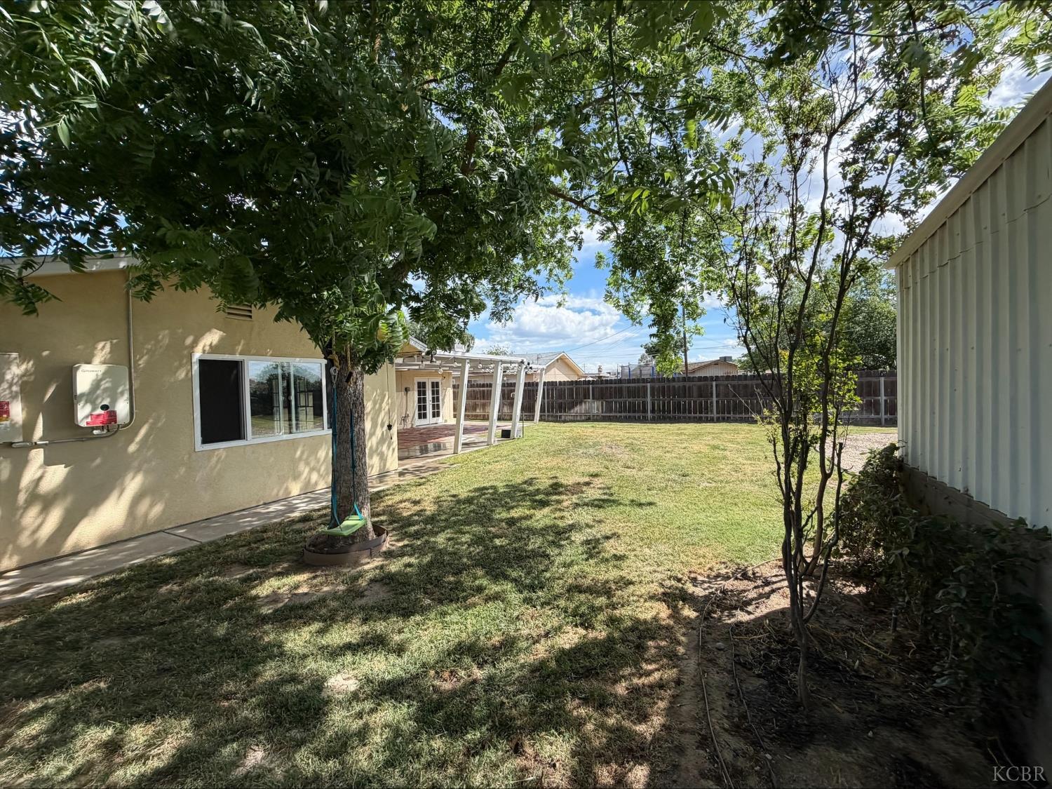 413 E Terrace Dr, Hanford, CA 93230