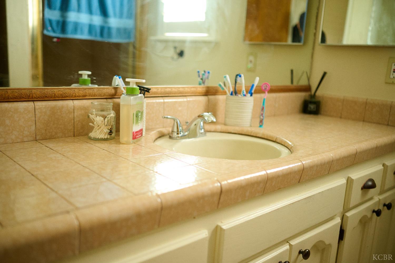 410 patton Ave, Corcoran, CA 93212