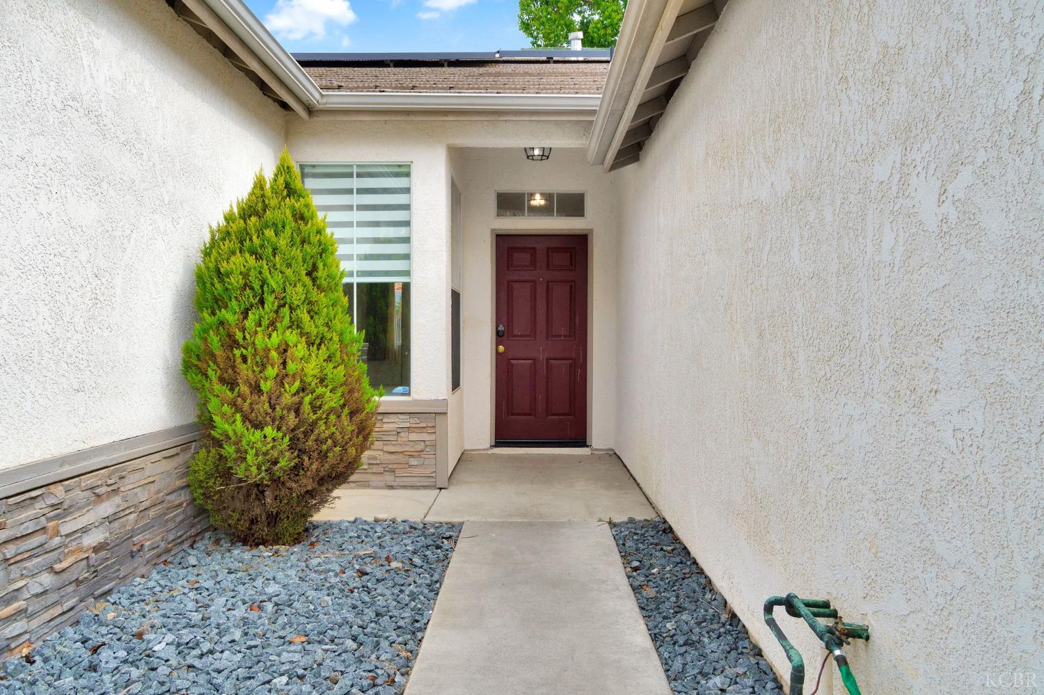 1036 W Northstar Dr, Hanford, CA 93230