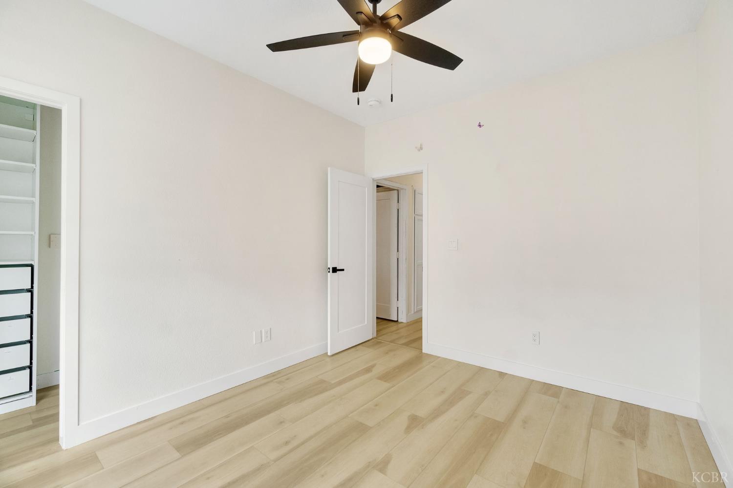 1036 W Northstar Dr, Hanford, CA 93230