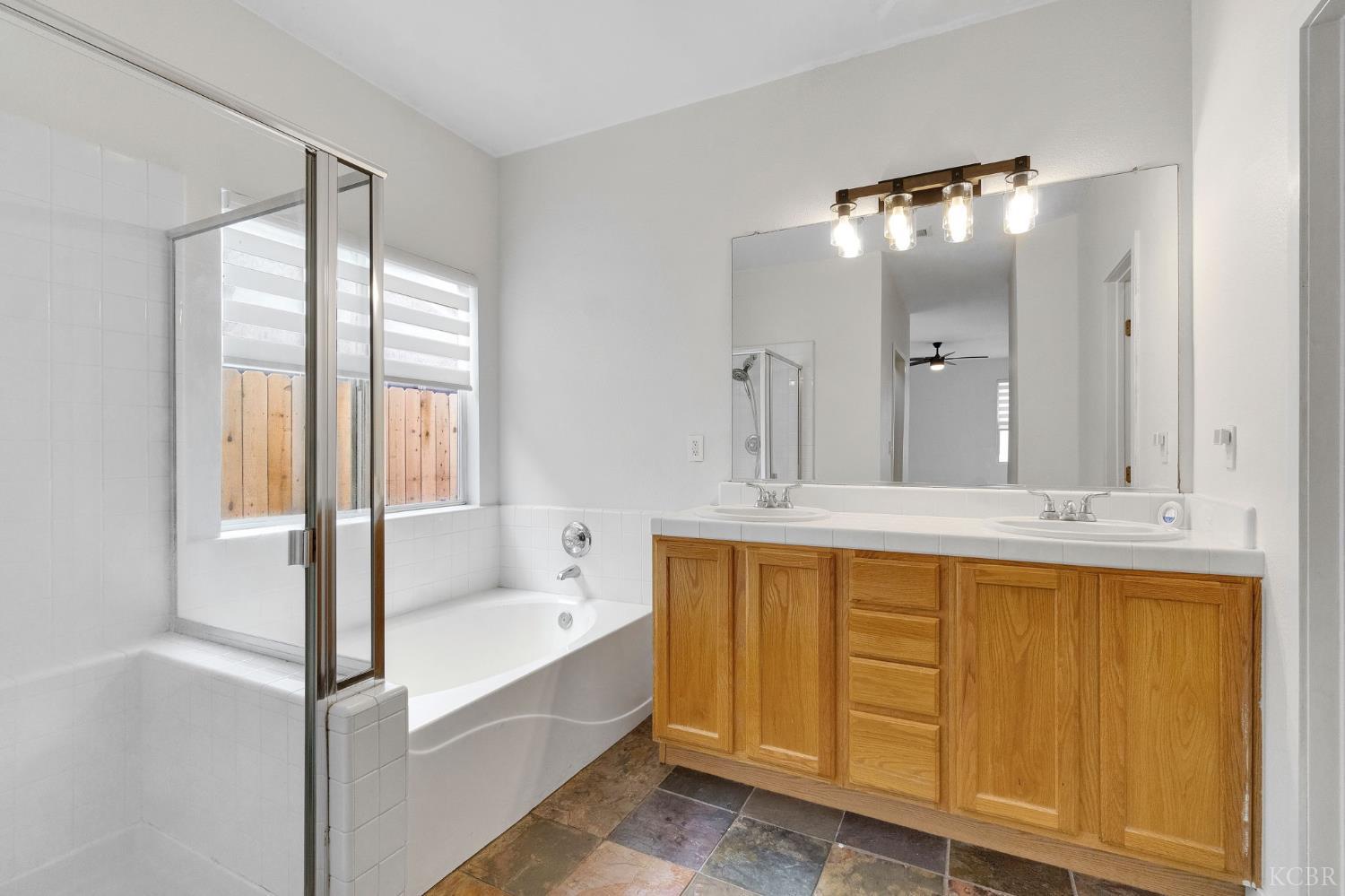 1036 W Northstar Dr, Hanford, CA 93230