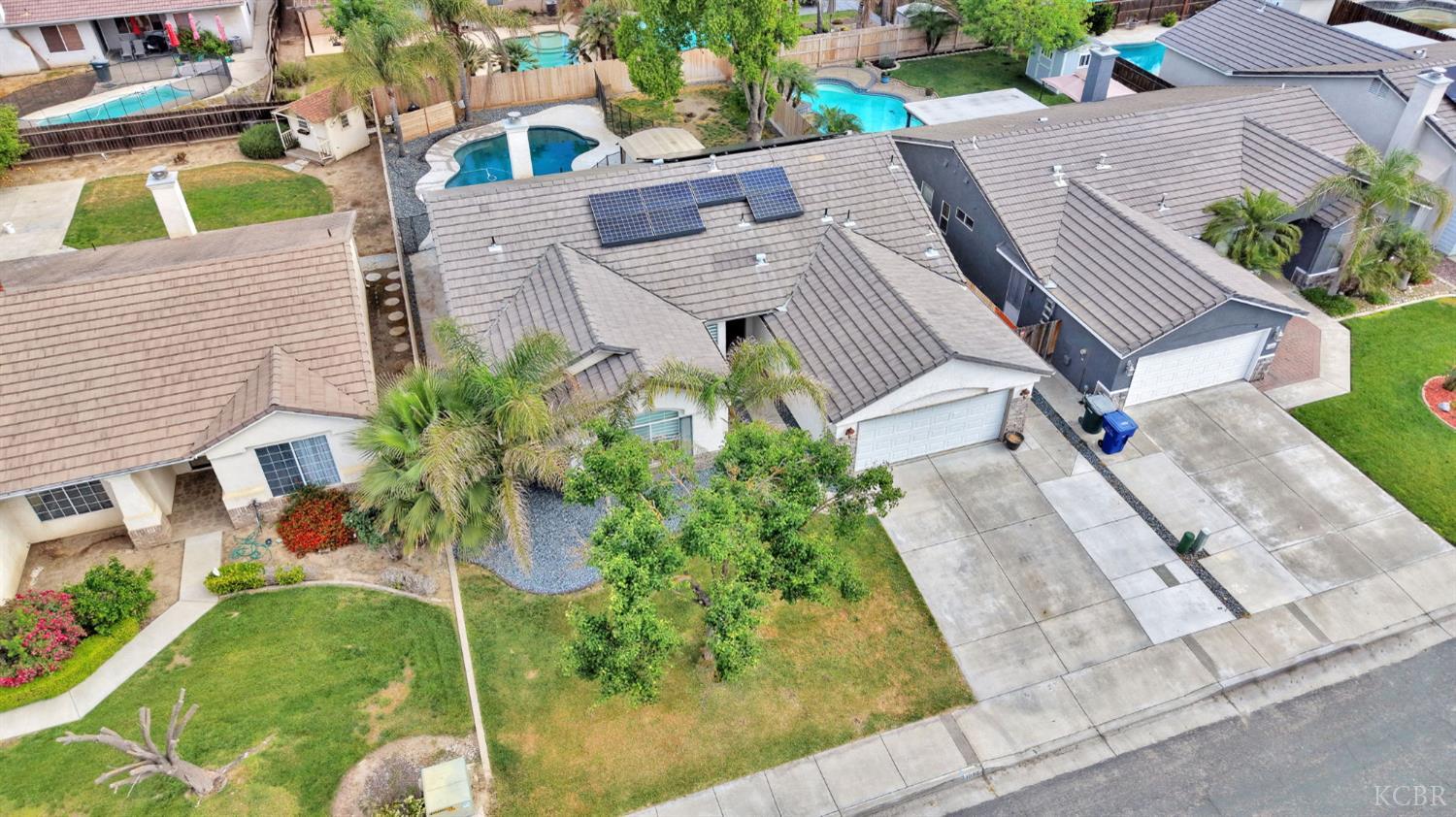 1036 W Northstar Dr, Hanford, CA 93230