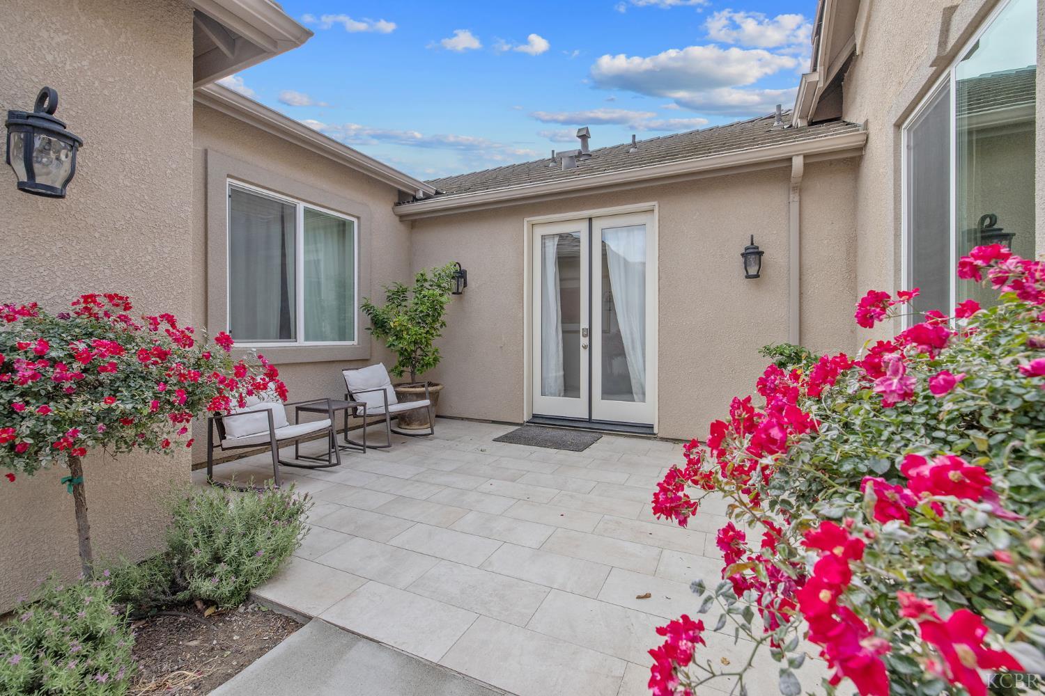 2223 Madeline Dr, Hanford, CA 93230