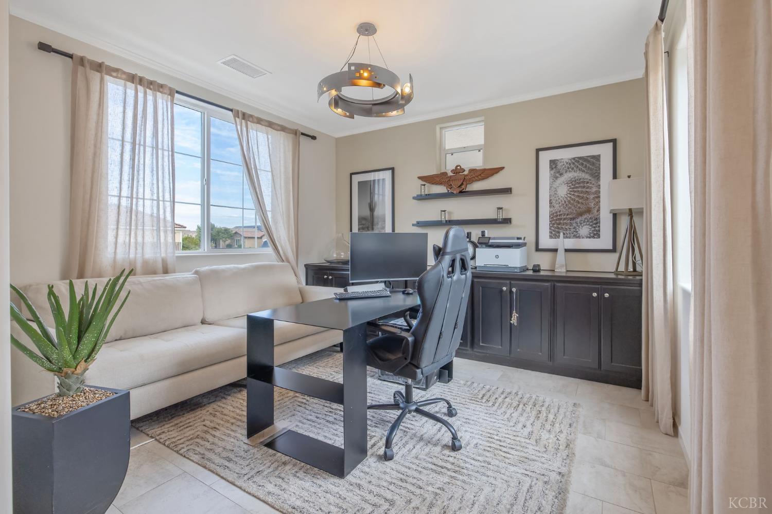 2223 Madeline Dr, Hanford, CA 93230