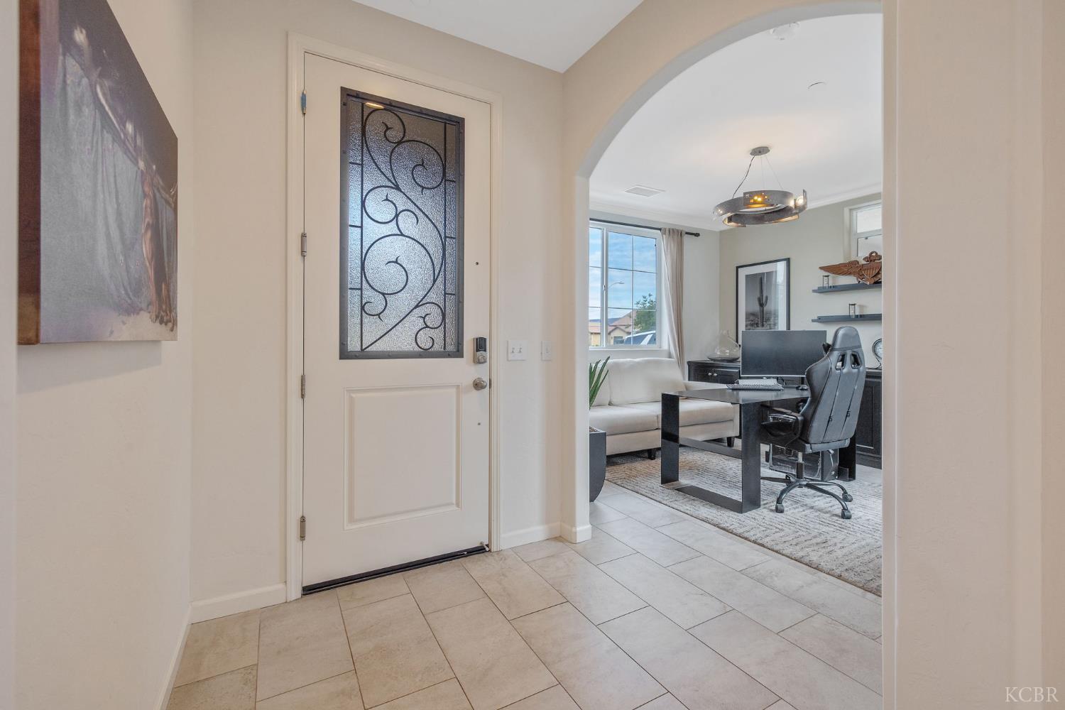 2223 Madeline Dr, Hanford, CA 93230