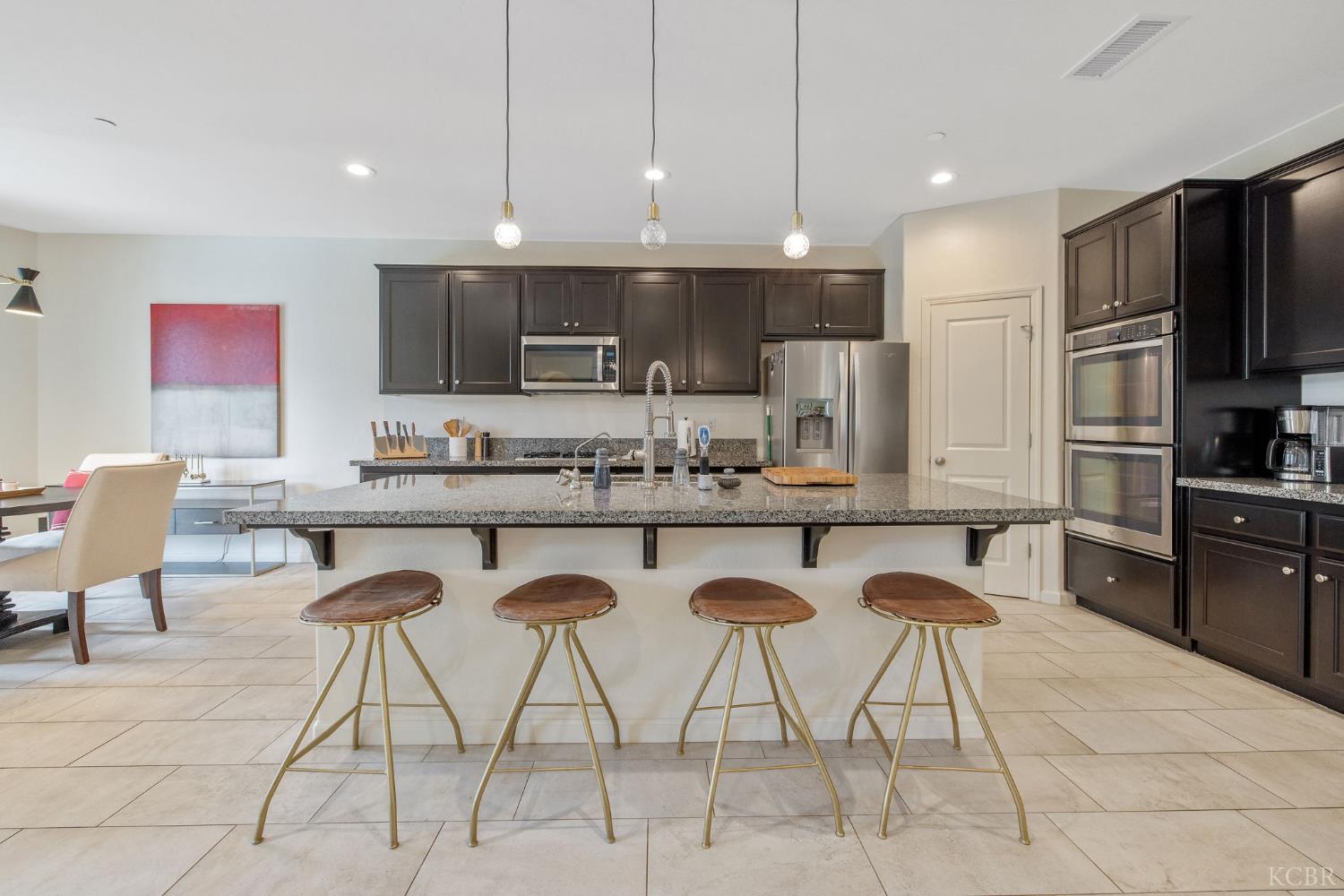 2223 Madeline Dr, Hanford, CA 93230