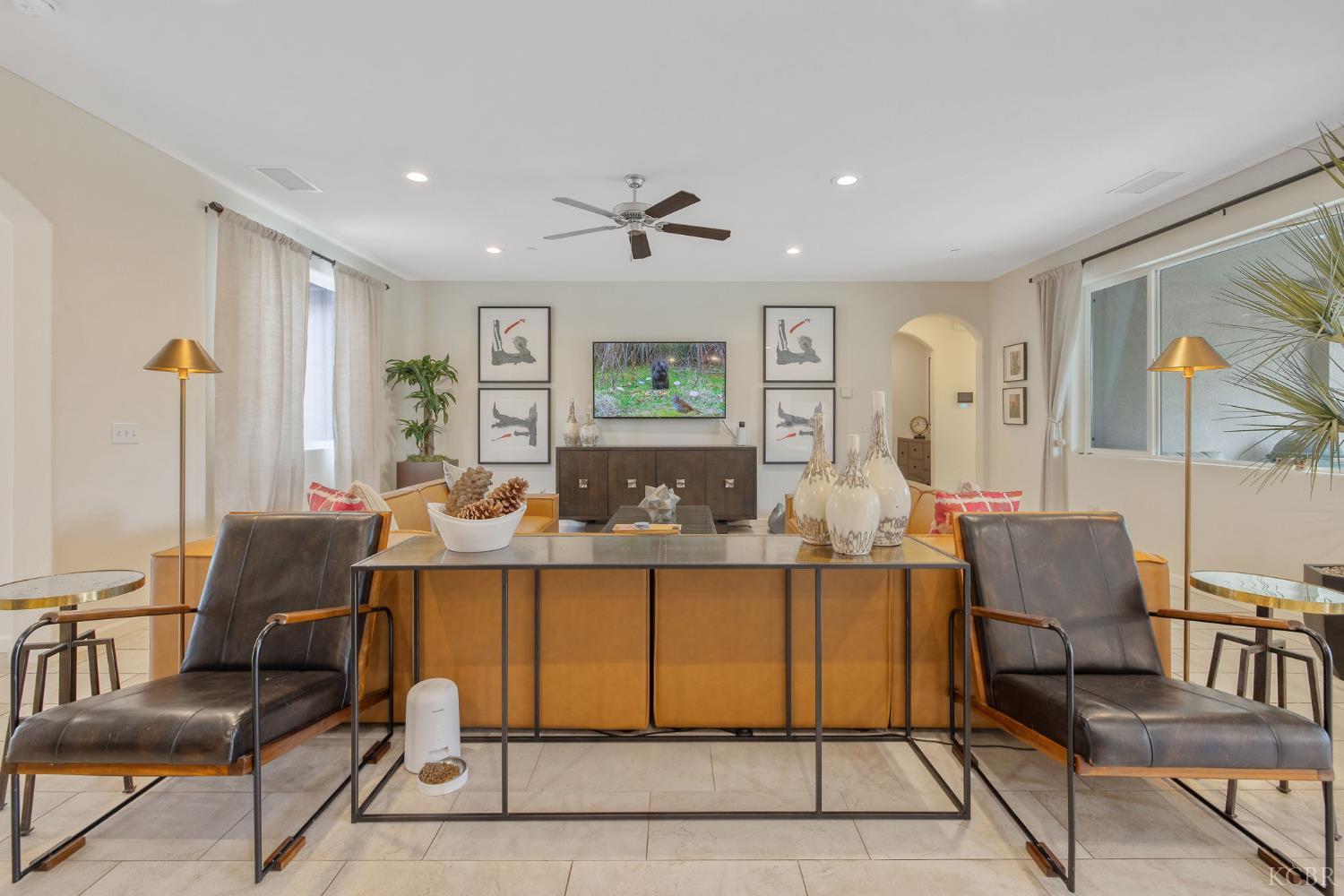 2223 Madeline Dr, Hanford, CA 93230