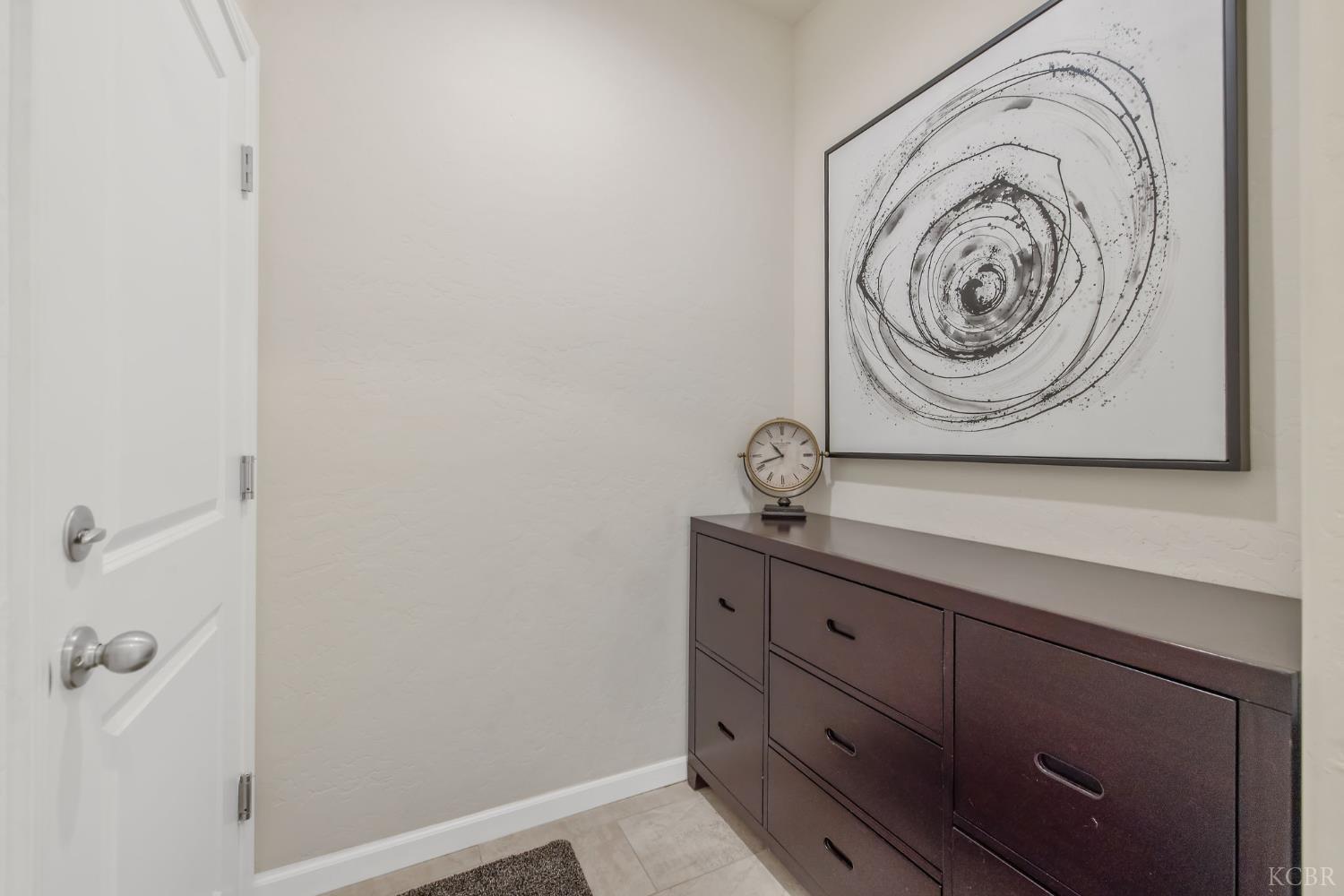 2223 Madeline Dr, Hanford, CA 93230