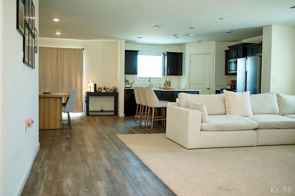 729 James Ave, Corcoran, CA 93212