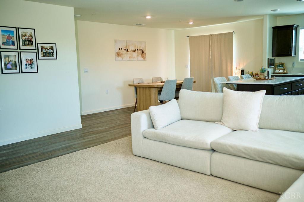729 James Ave, Corcoran, CA 93212