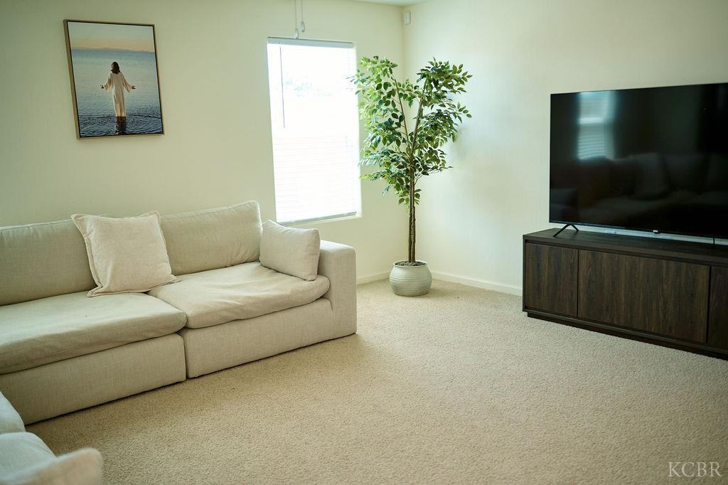 729 James Ave, Corcoran, CA 93212