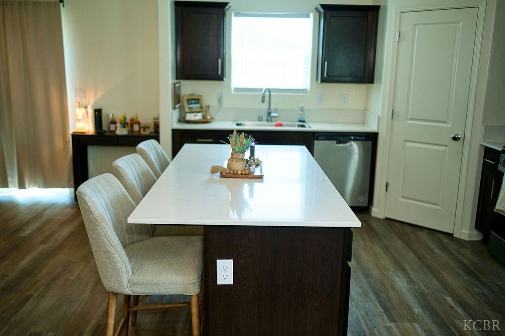 729 James Ave, Corcoran, CA 93212