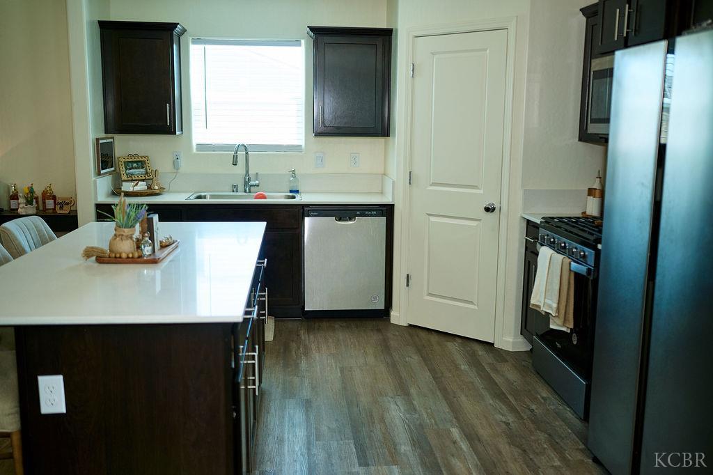 729 James Ave, Corcoran, CA 93212