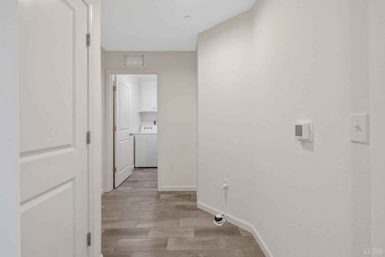 2146 W Escher Dr, Hanford, CA 93230