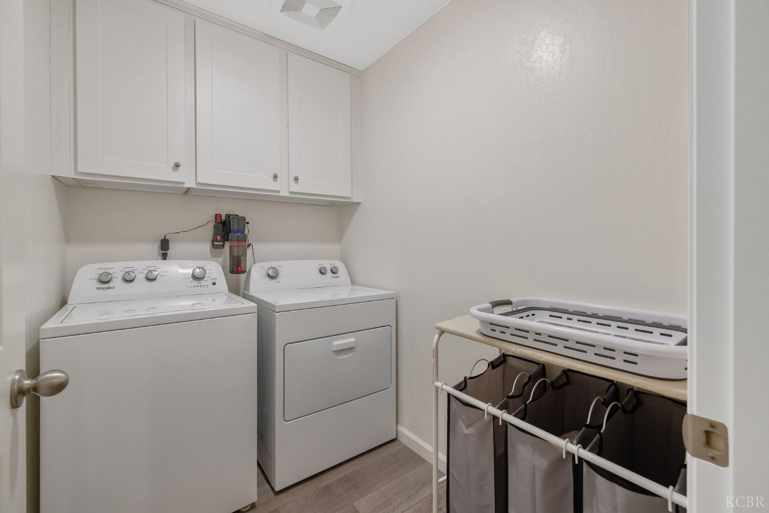 2146 W Escher Dr, Hanford, CA 93230