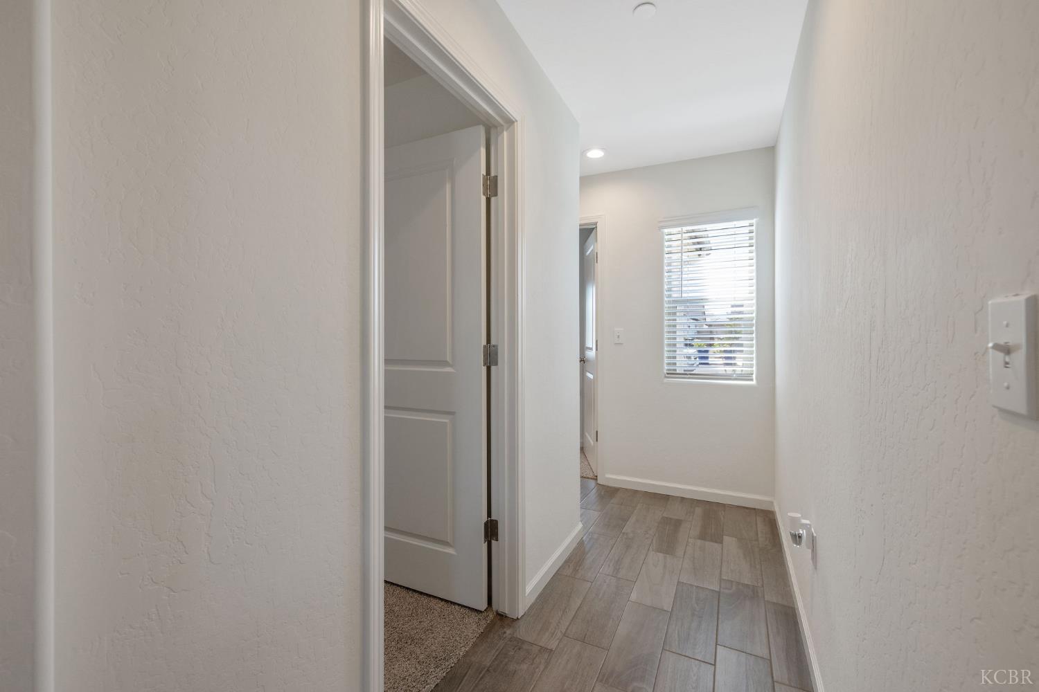 2146 W Escher Dr, Hanford, CA 93230