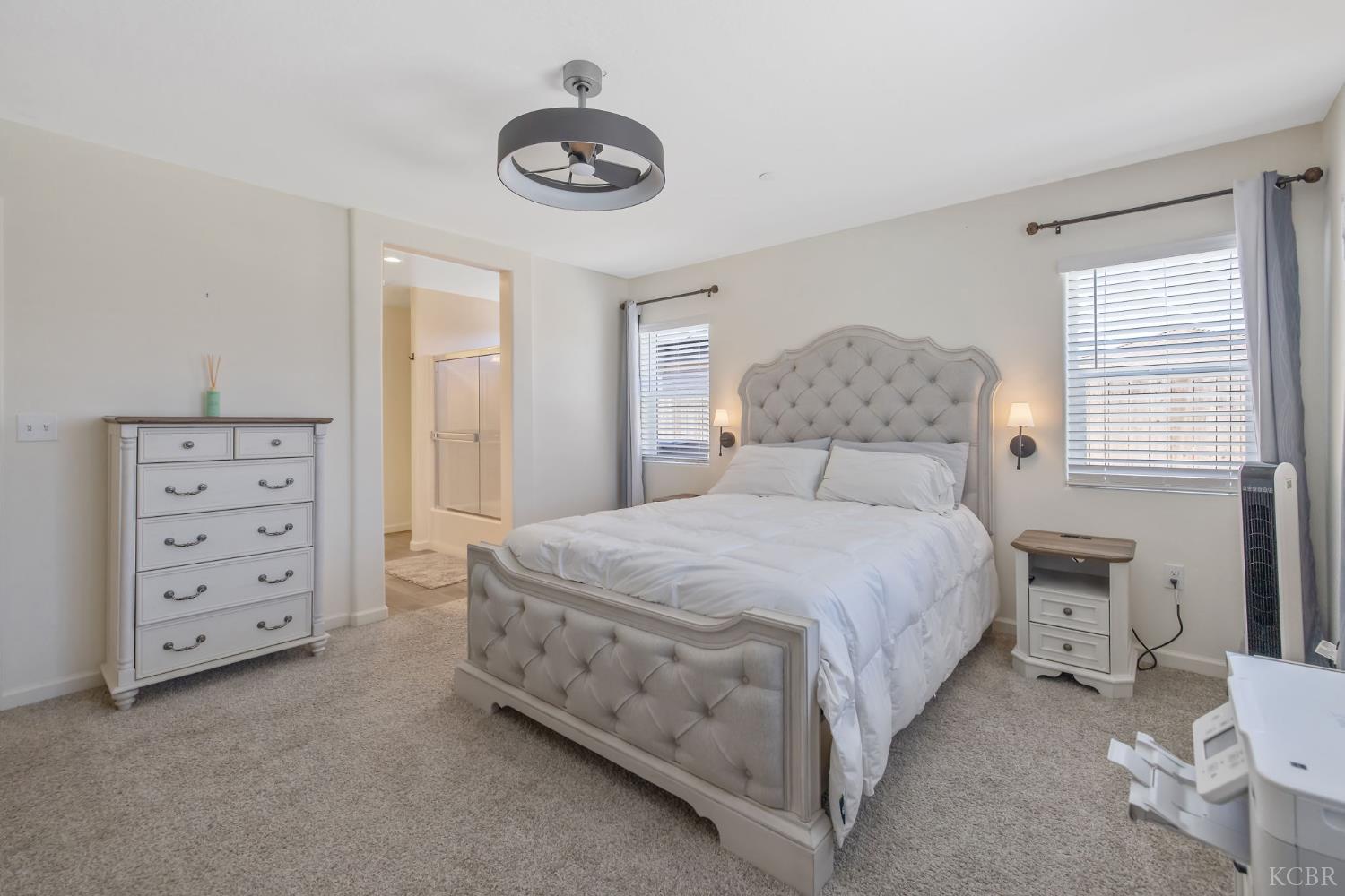 2146 W Escher Dr, Hanford, CA 93230