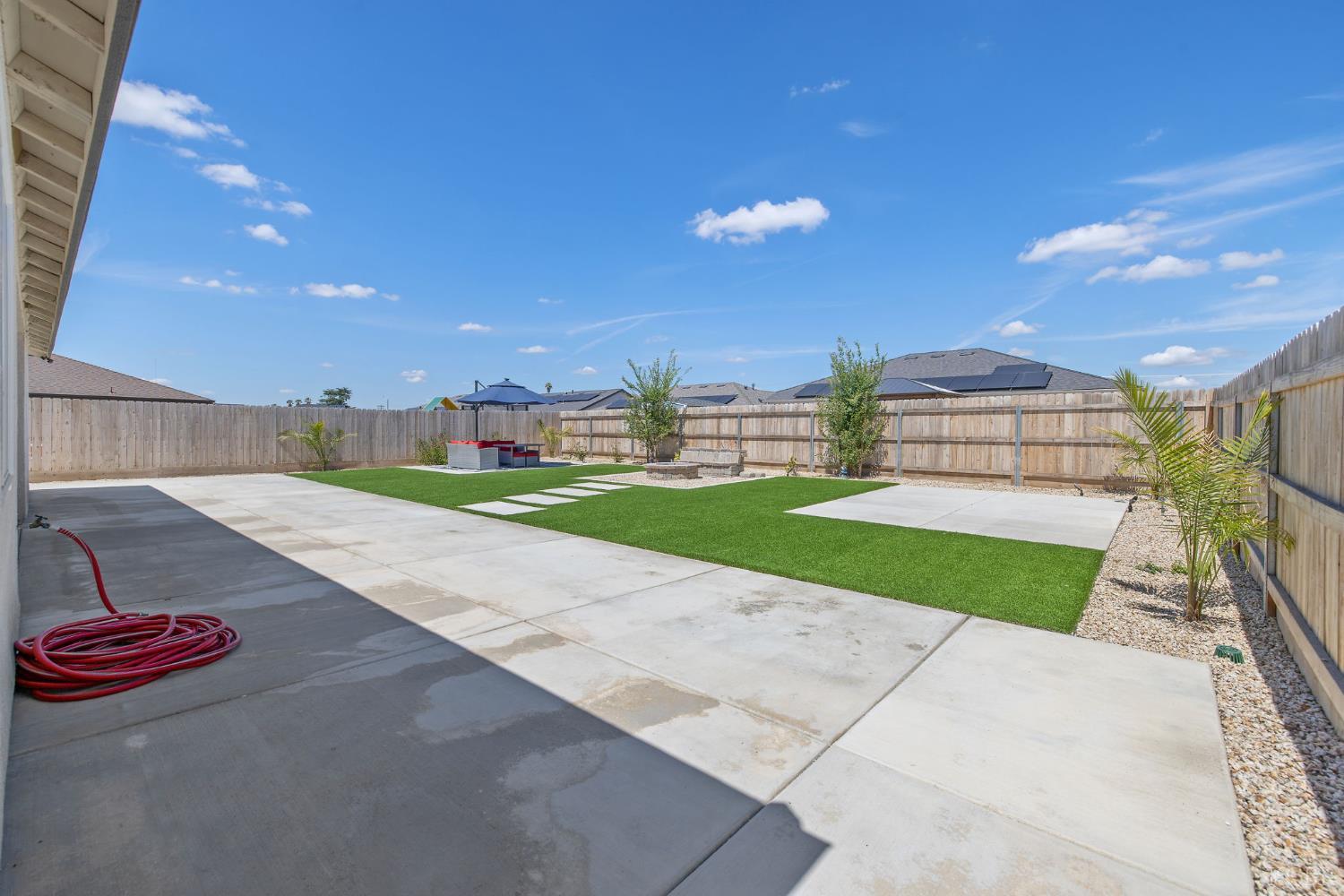 2146 W Escher Dr, Hanford, CA 93230